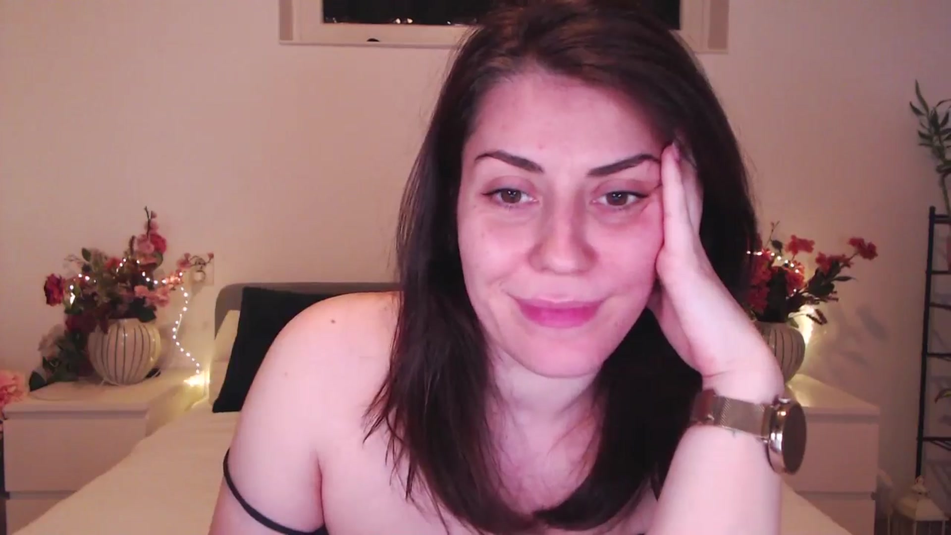 Gallery image thumbnail from BlueStocking's myfreecams stream on, 01/05/2026, 18:02 image 13 of 20