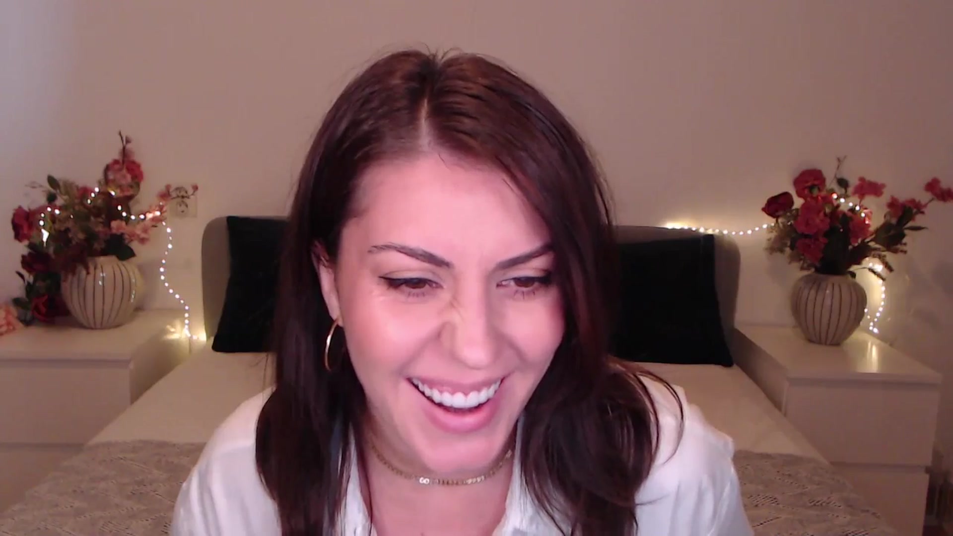 Gallery image thumbnail from BlueStocking's myfreecams stream on, 01/17/2026, 12:15 image 17 of 20