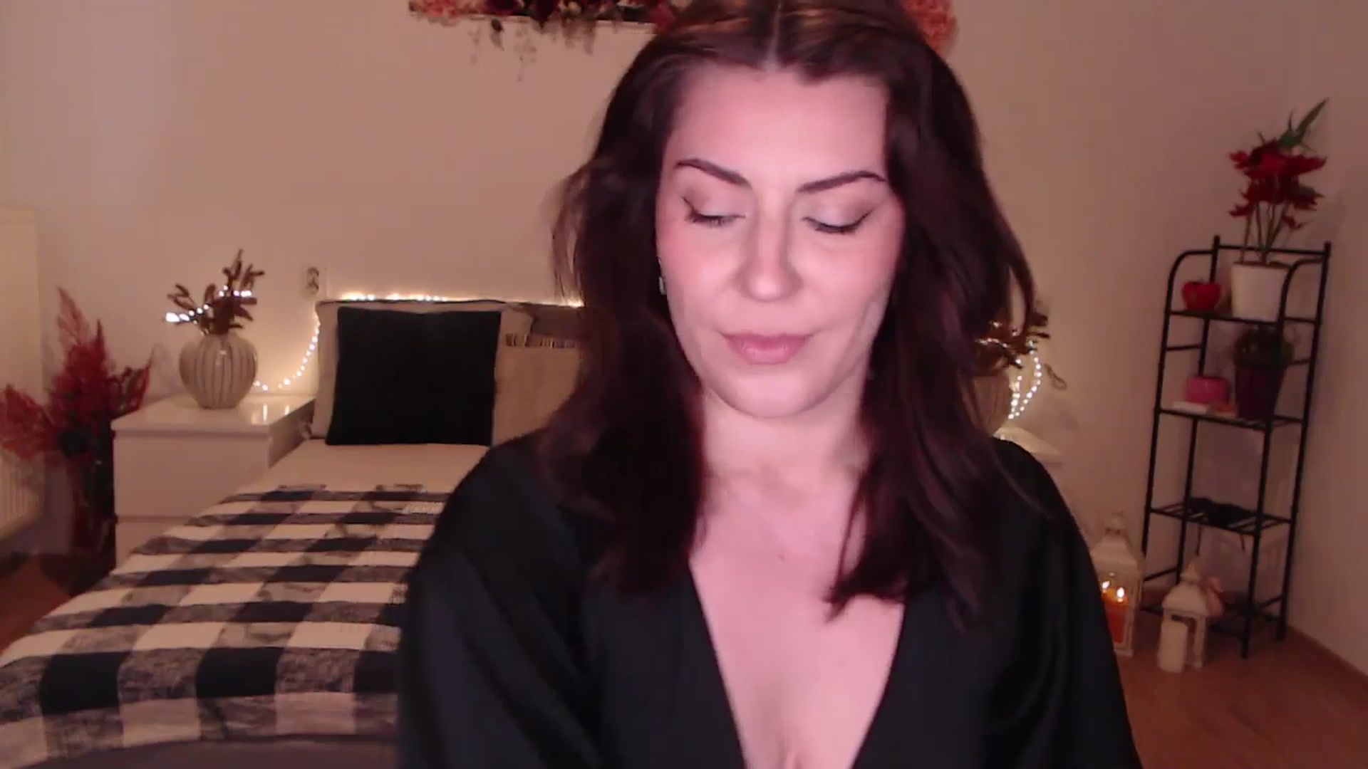 Gallery image thumbnail from BlueStocking's myfreecams stream on, 02/01/2026, 12:48 image 14 of 20