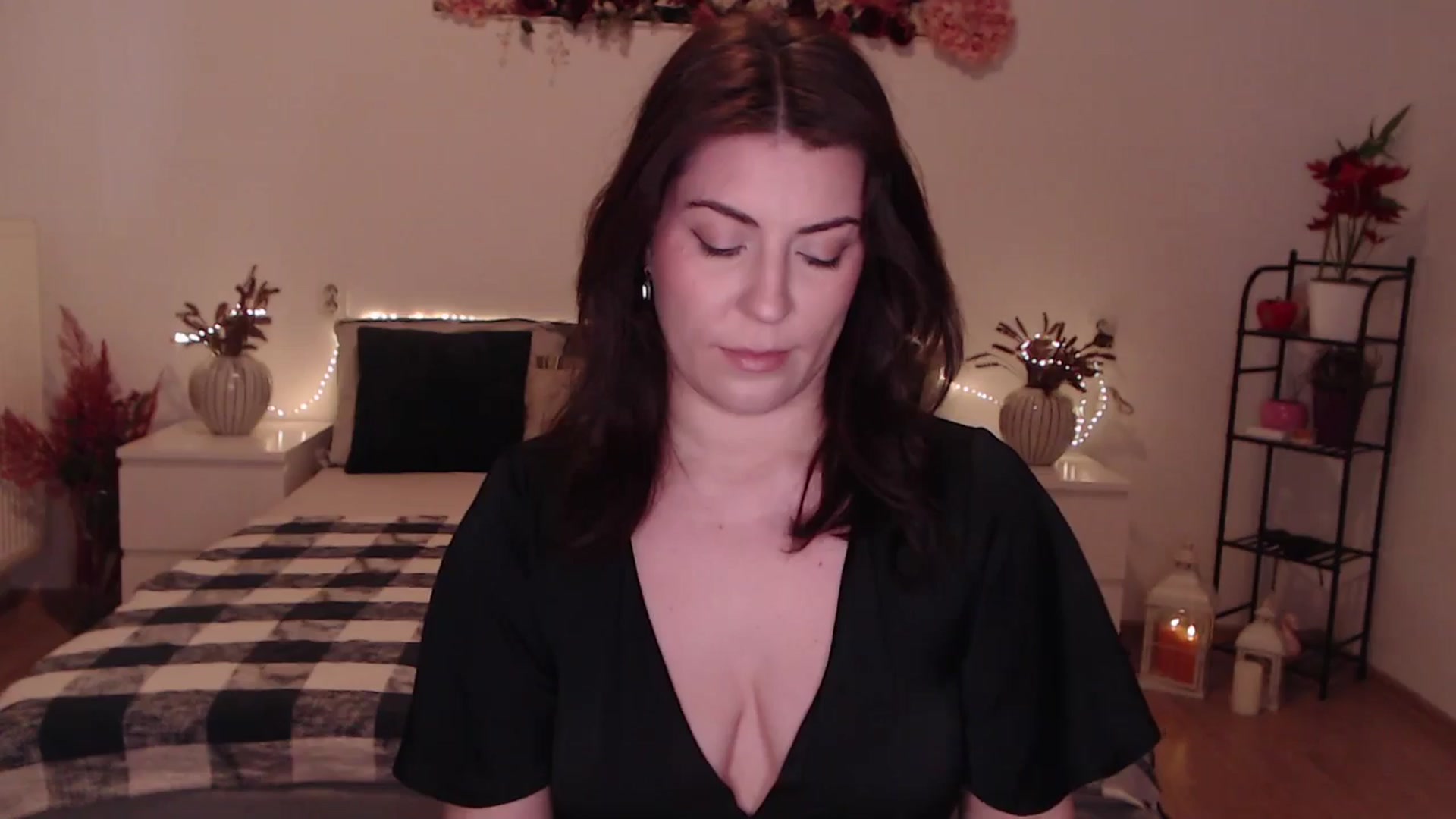 Gallery image thumbnail from BlueStocking's myfreecams stream on, 02/01/2026, 12:48 image 2 of 20