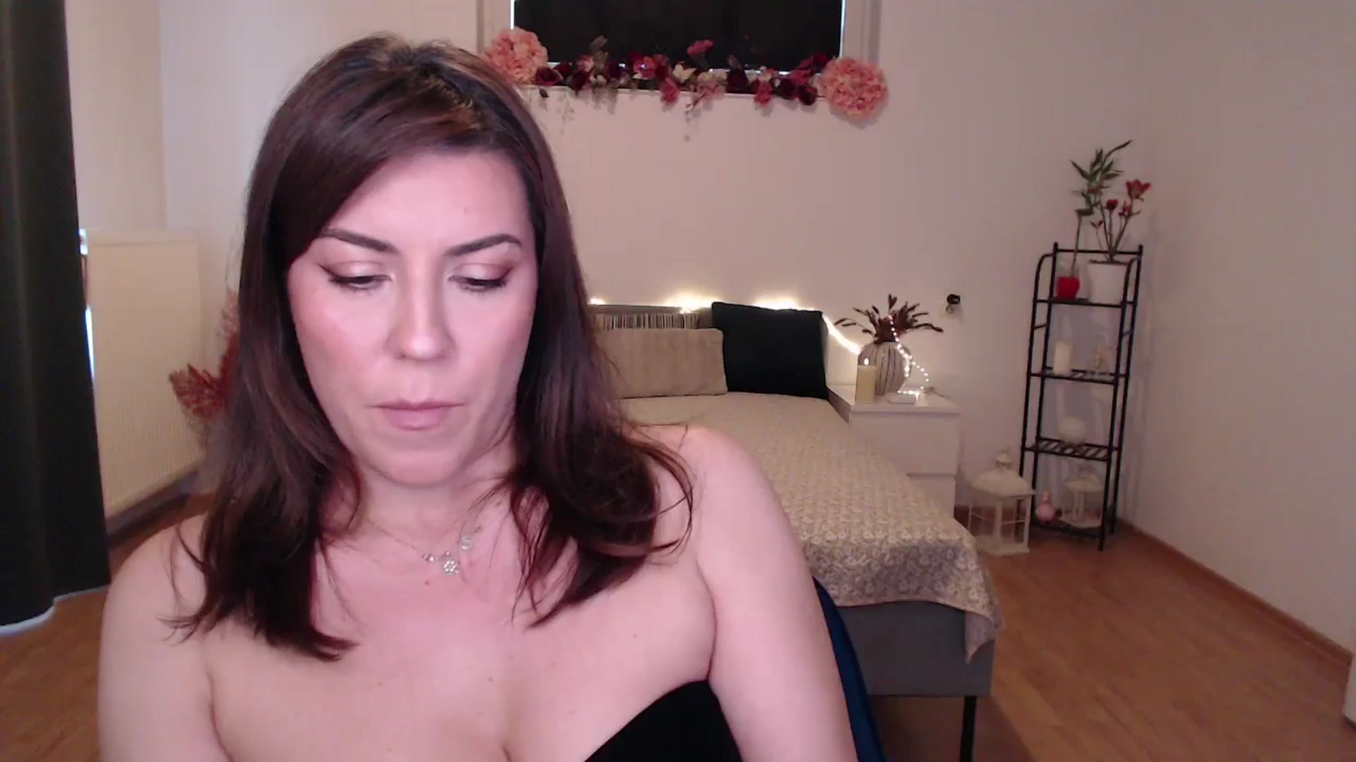 Gallery image thumbnail from BlueStocking's myfreecams stream on, 05/01/2026, 13:12 image 18 of 20