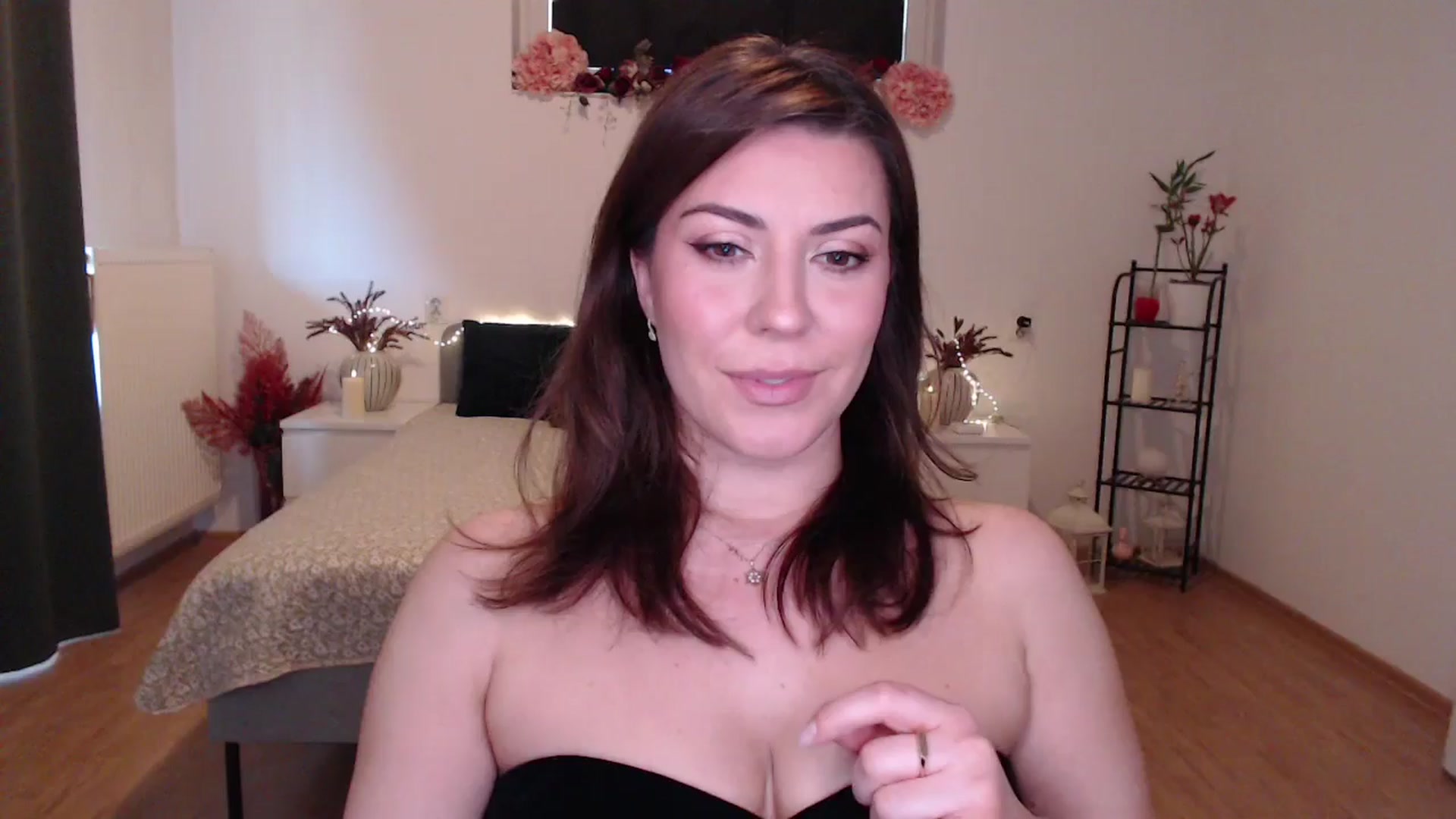 Gallery image thumbnail from BlueStocking's myfreecams stream on, 05/01/2026, 13:12 image 1 of 20