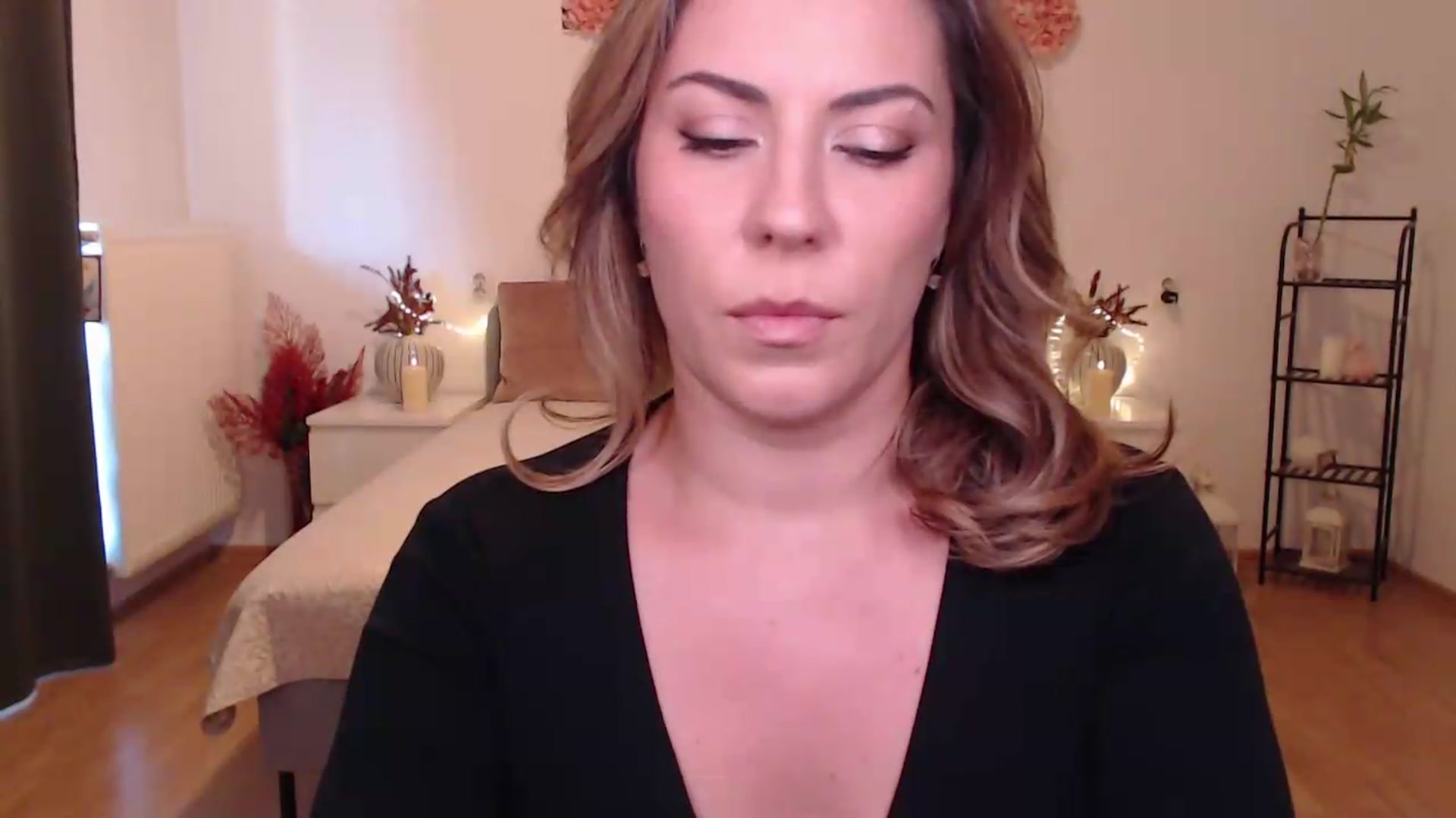 Gallery image thumbnail from BlueStocking's myfreecams stream on, 06/19/2026, 12:53 image 2 of 20