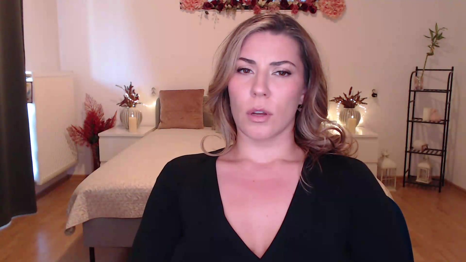 Gallery image thumbnail from BlueStocking's myfreecams stream on, 06/19/2026, 12:53 image 14 of 20