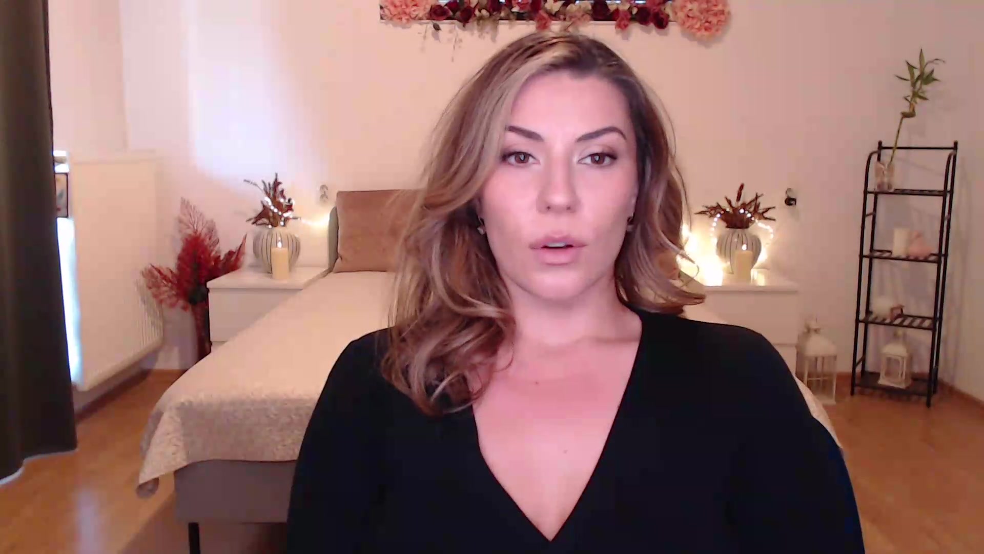 Gallery image thumbnail from BlueStocking's myfreecams stream on, 06/19/2026, 12:53 image 16 of 20