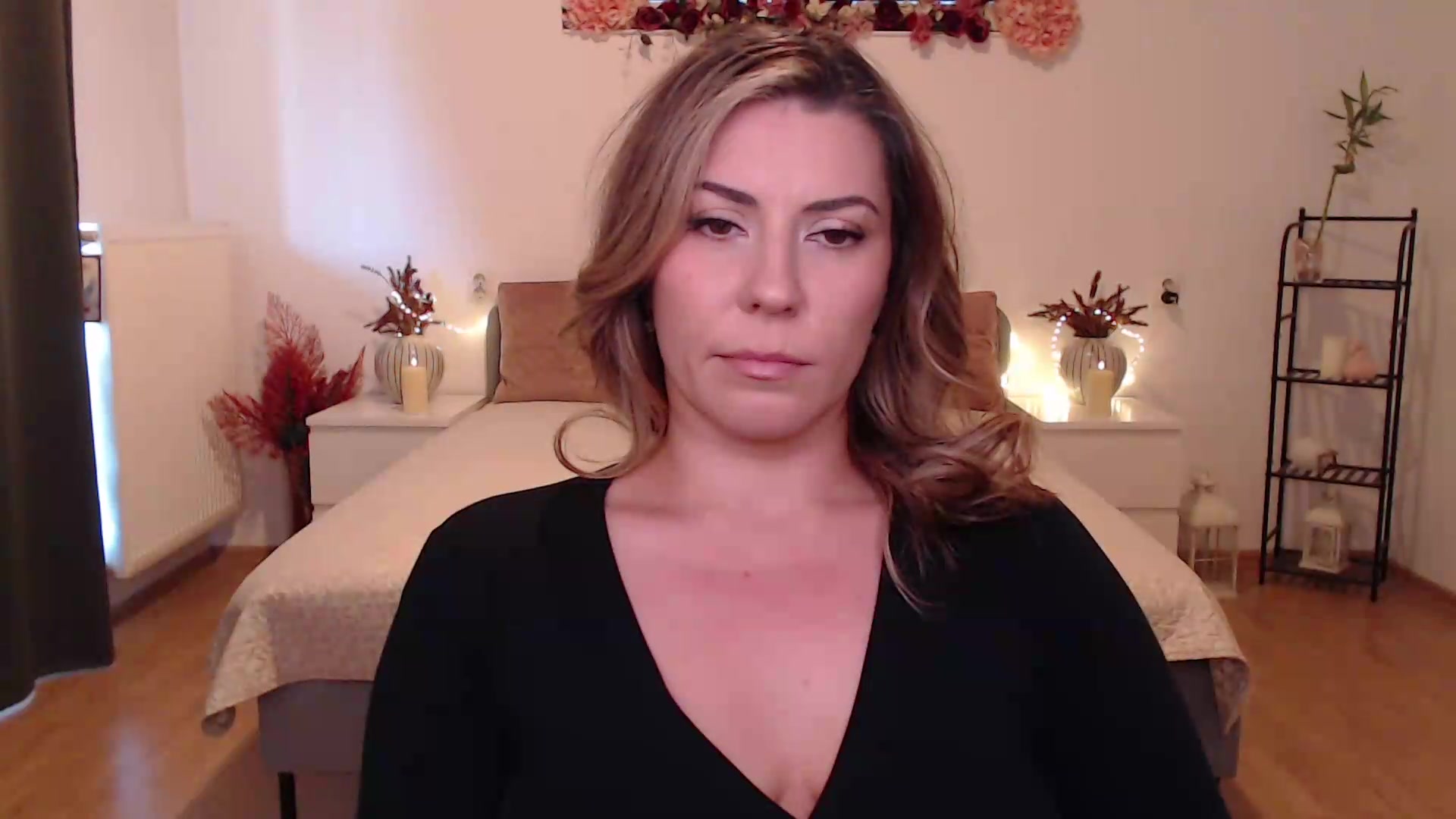 Gallery image thumbnail from BlueStocking's myfreecams stream on, 06/19/2026, 12:53 image 12 of 20