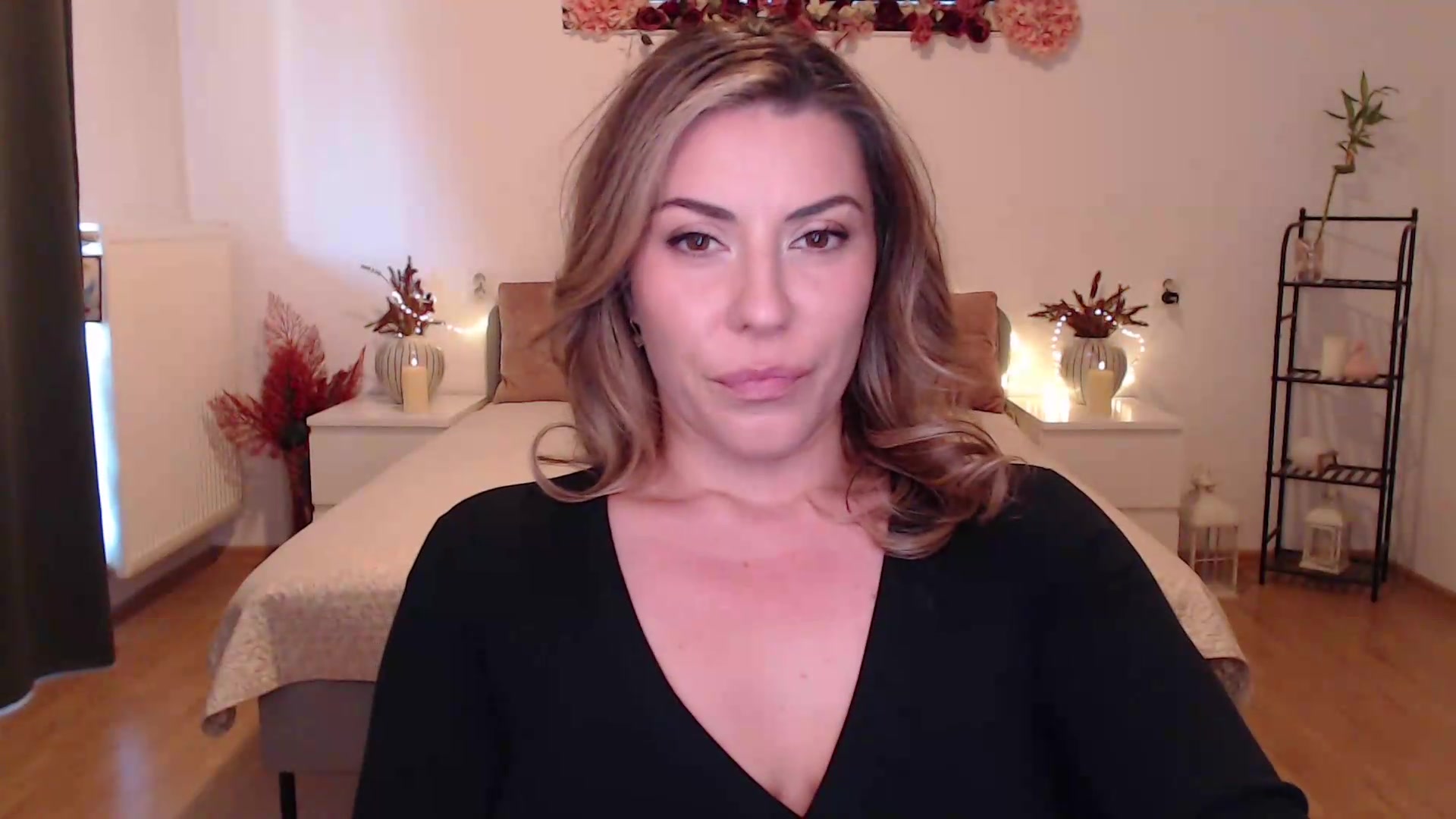 Gallery image thumbnail from BlueStocking's myfreecams stream on, 06/19/2026, 12:53 image 10 of 20