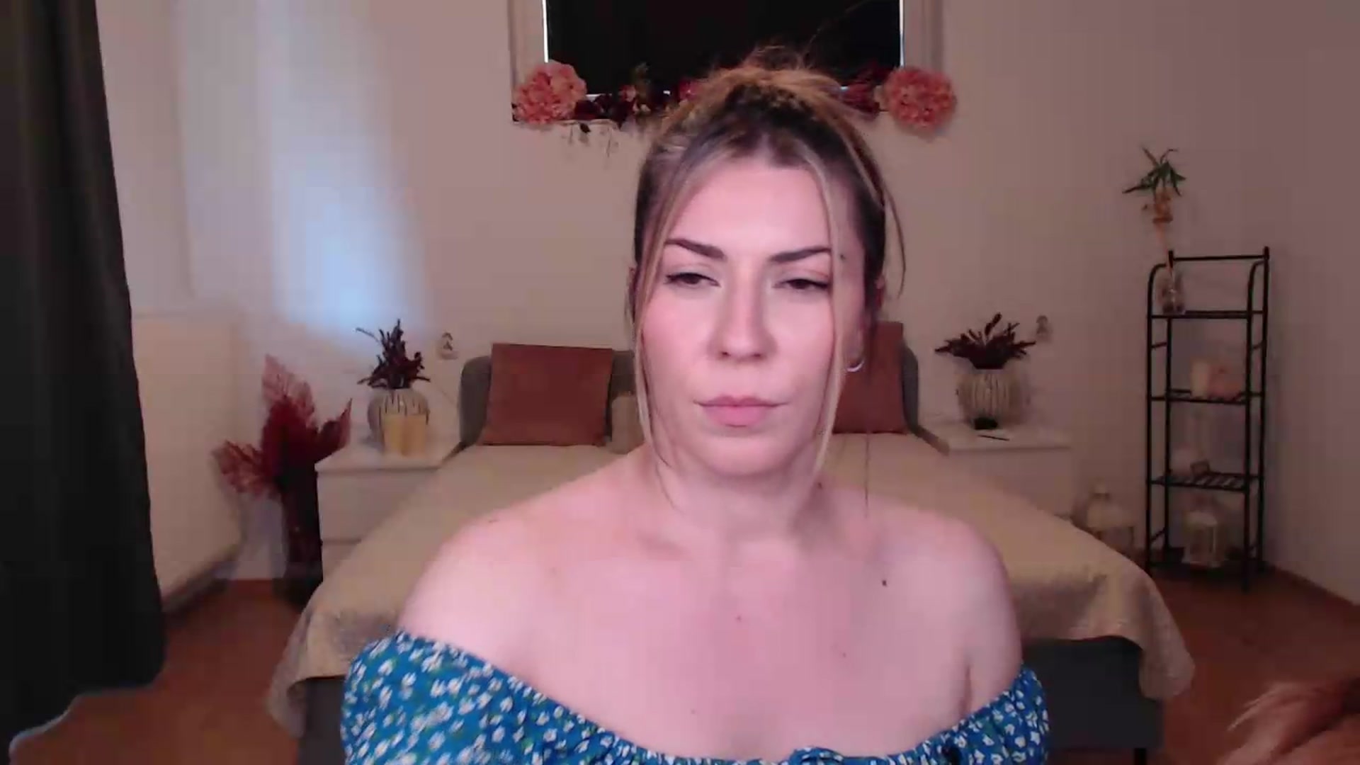 Gallery image thumbnail from BlueStocking's myfreecams stream on, 06/29/2026, 12:17 image 4 of 20