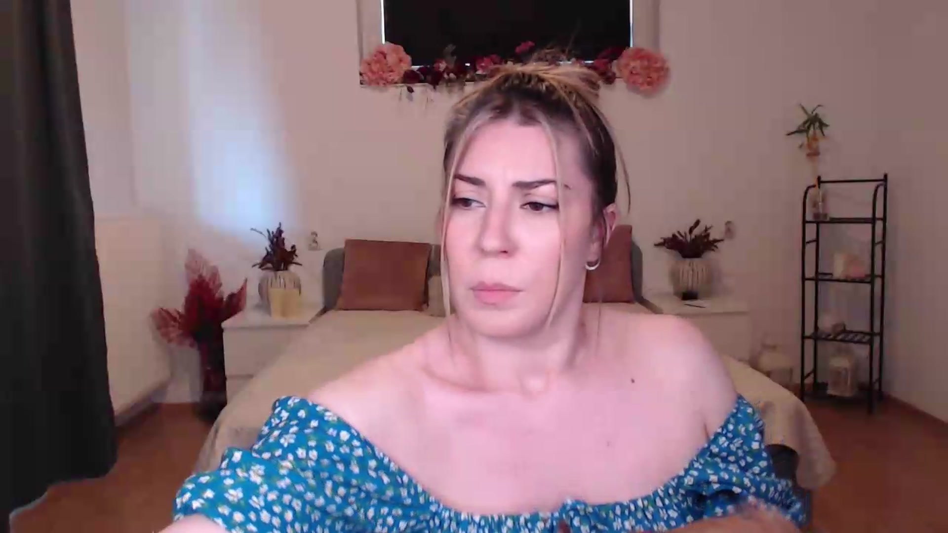 Gallery image thumbnail from BlueStocking's myfreecams stream on, 06/29/2026, 12:17 image 9 of 20
