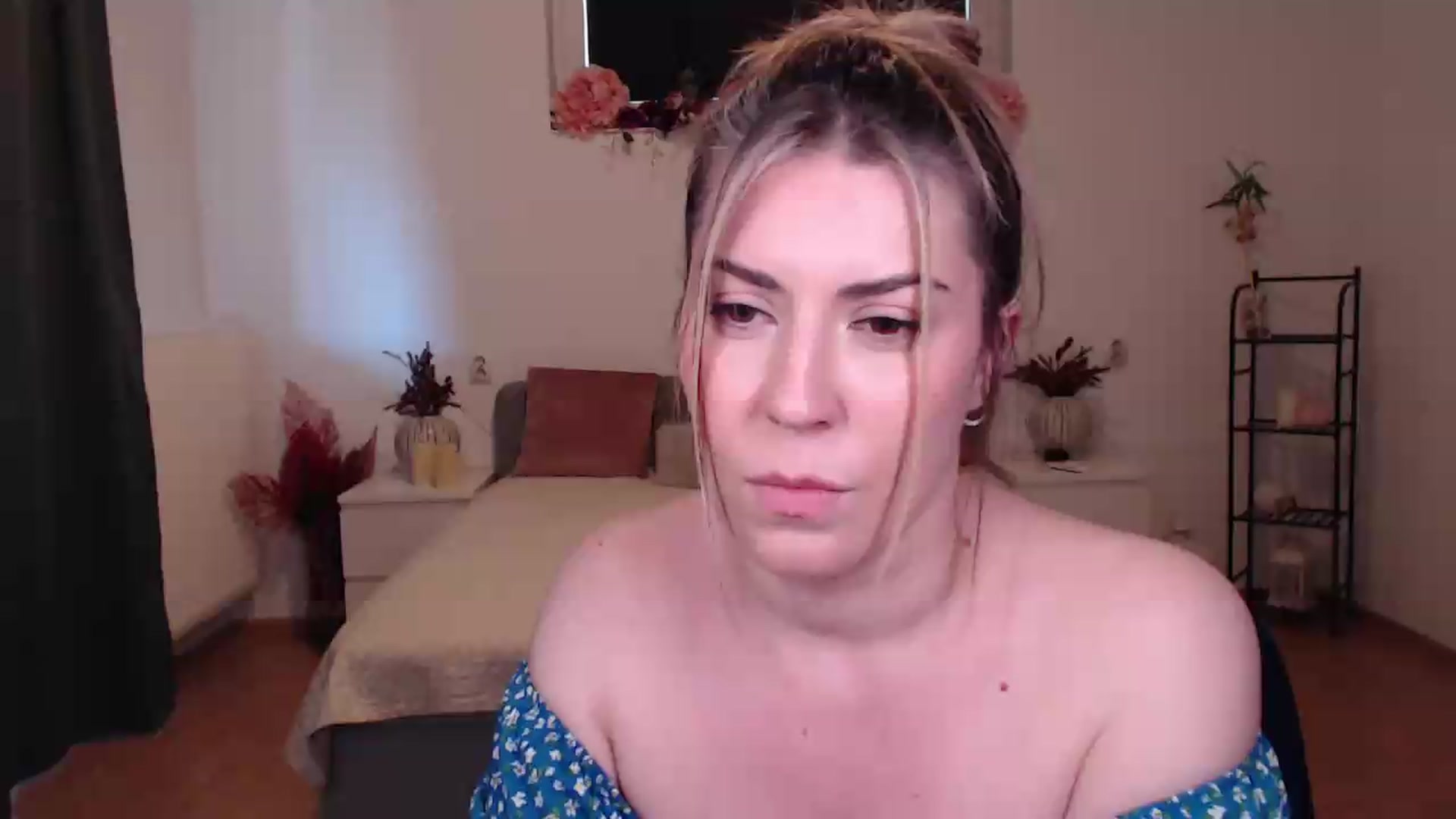 Gallery image thumbnail from BlueStocking's myfreecams stream on, 06/29/2026, 12:17 image 13 of 20