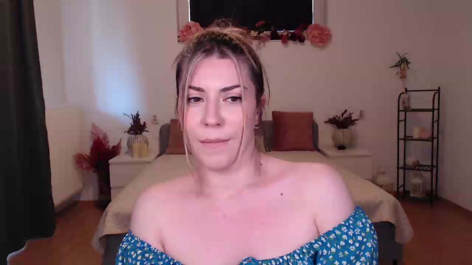 Gallery image thumbnail from BlueStocking's myfreecams stream on, 06/29/2026, 12:17 image 20 of 20