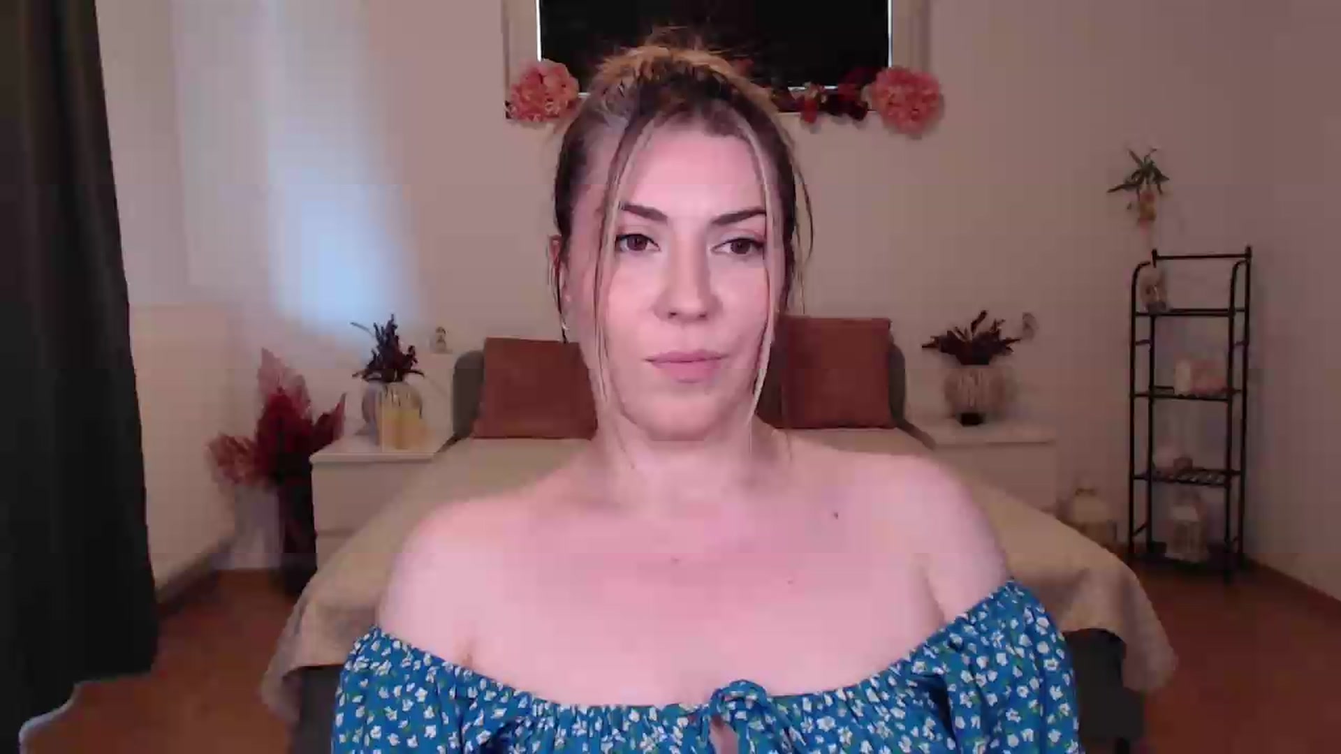 Gallery image thumbnail from BlueStocking's myfreecams stream on, 06/29/2026, 12:17 image 16 of 20