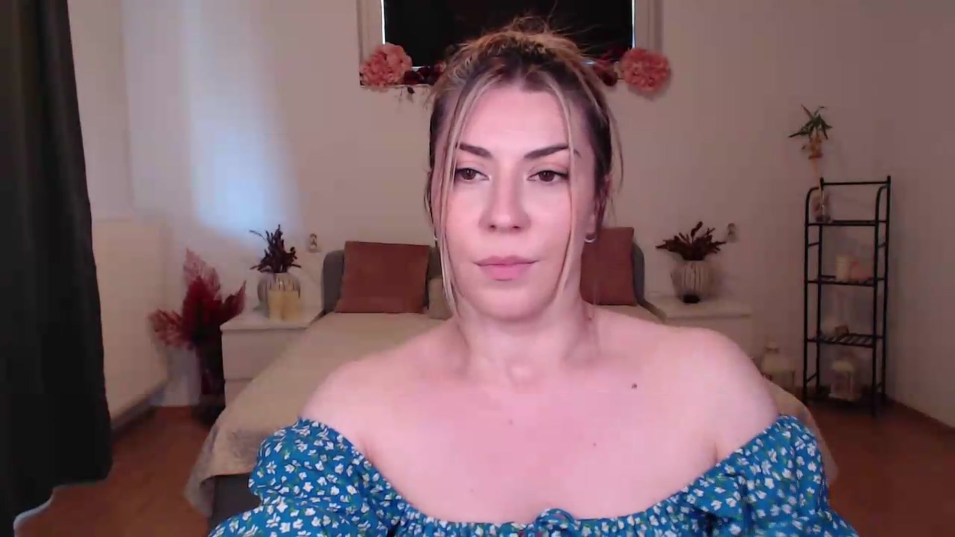 Gallery image thumbnail from BlueStocking's myfreecams stream on, 06/29/2026, 12:17 image 17 of 20