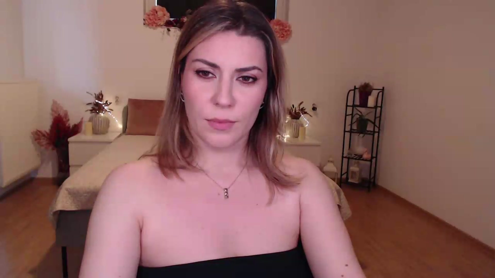 Gallery image thumbnail from BlueStocking's myfreecams stream on, 07/19/2026, 12:59 image 9 of 20