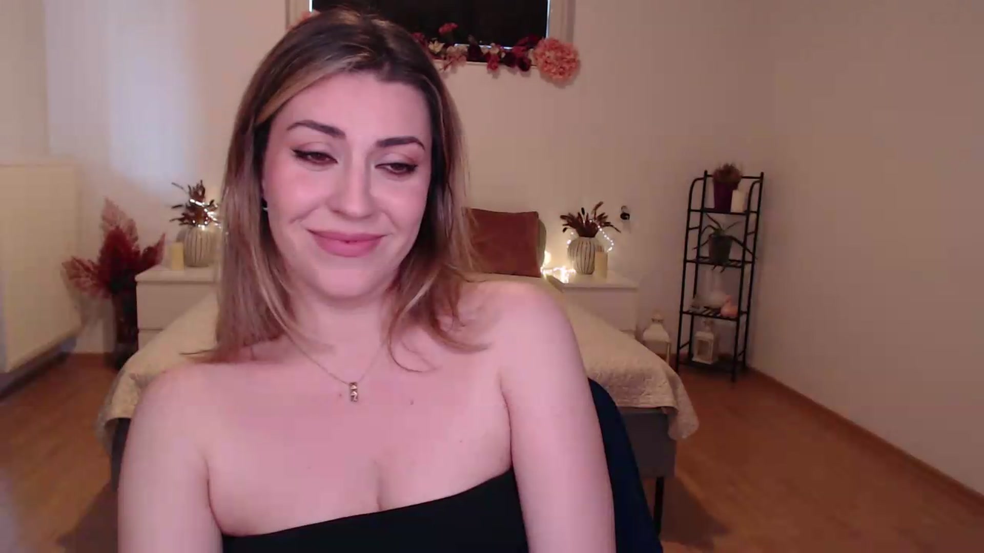 Gallery image thumbnail from BlueStocking's myfreecams stream on, 07/19/2026, 12:59 image 4 of 20