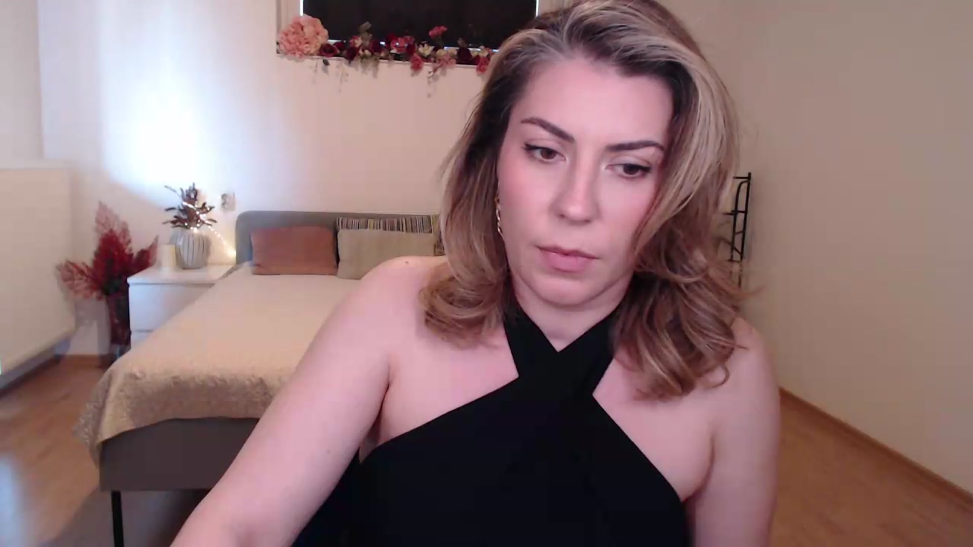 Gallery image thumbnail from BlueStocking's myfreecams stream on, 07/20/2026, 13:18 image 14 of 20