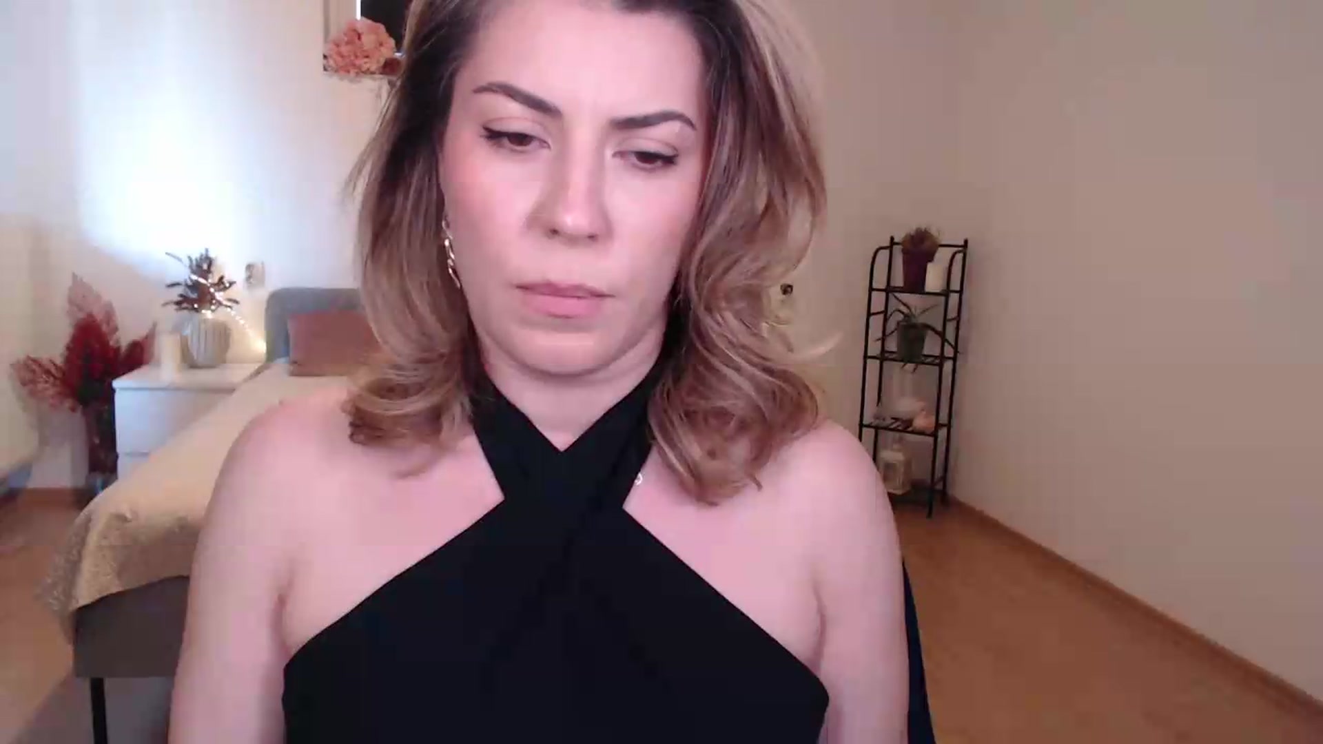 Gallery image thumbnail from BlueStocking's myfreecams stream on, 07/20/2026, 13:18 image 15 of 20