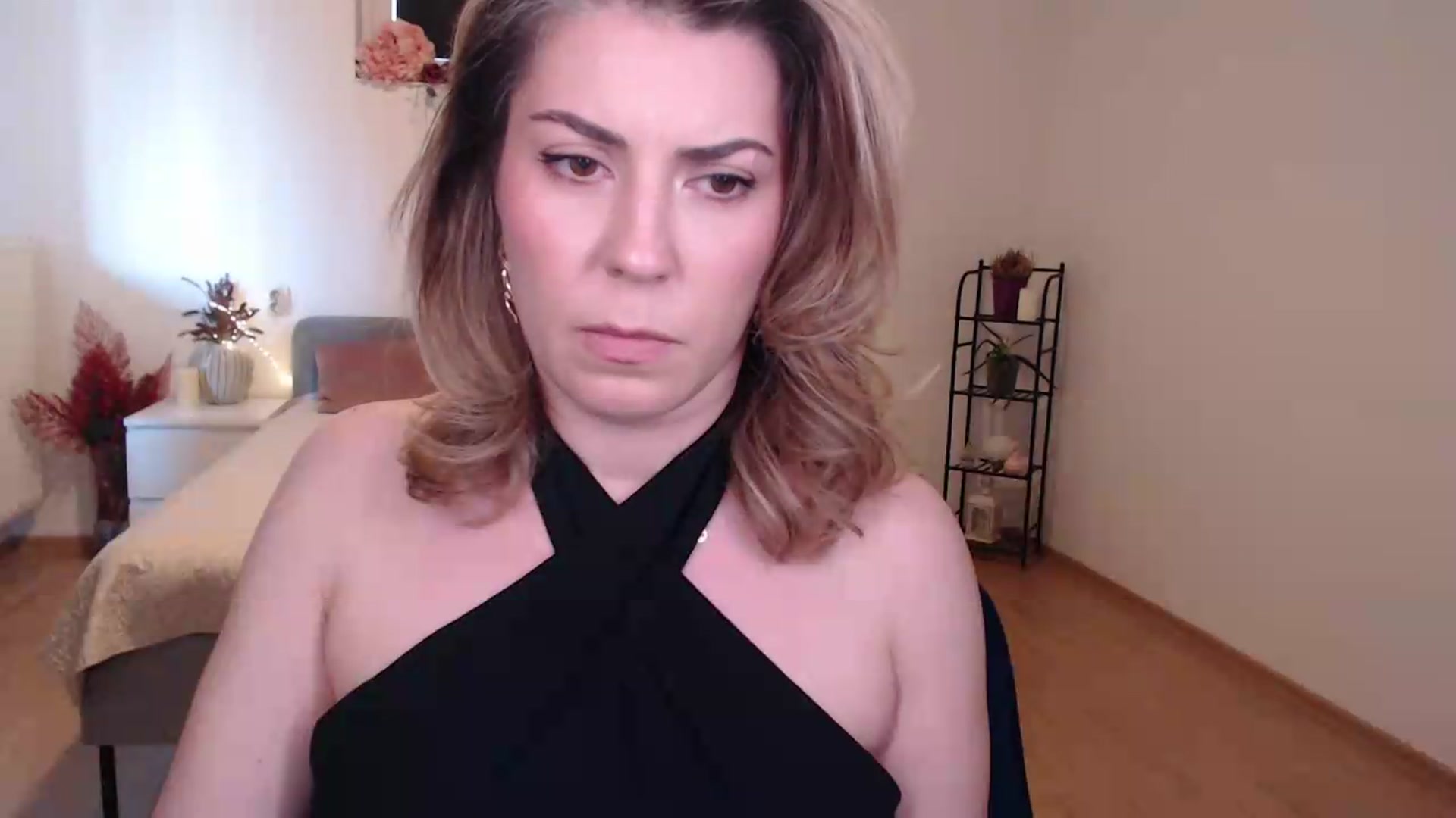 Gallery image thumbnail from BlueStocking's myfreecams stream on, 07/20/2026, 13:18 image 16 of 20