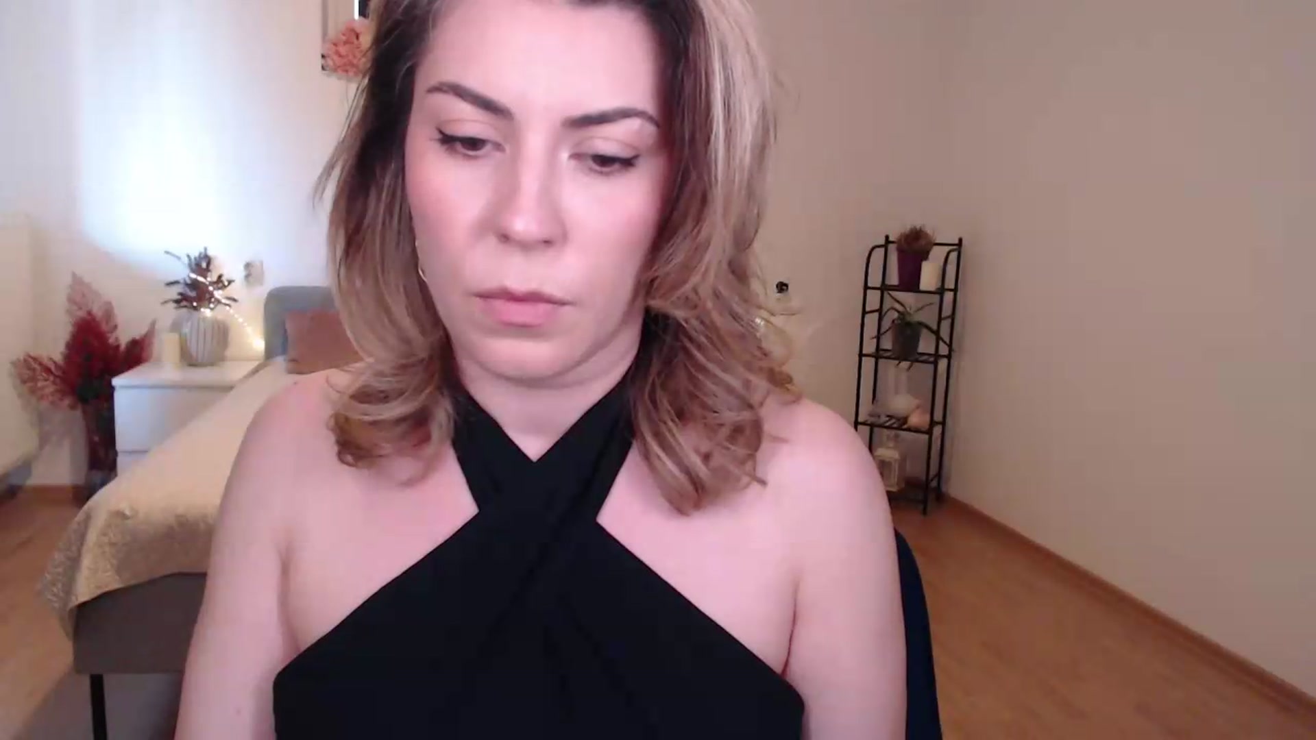 Gallery image thumbnail from BlueStocking's myfreecams stream on, 07/20/2026, 13:18 image 17 of 20