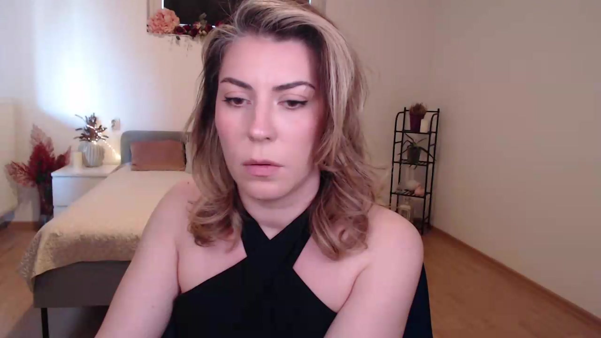 Gallery image thumbnail from BlueStocking's myfreecams stream on, 07/20/2026, 13:18 image 18 of 20