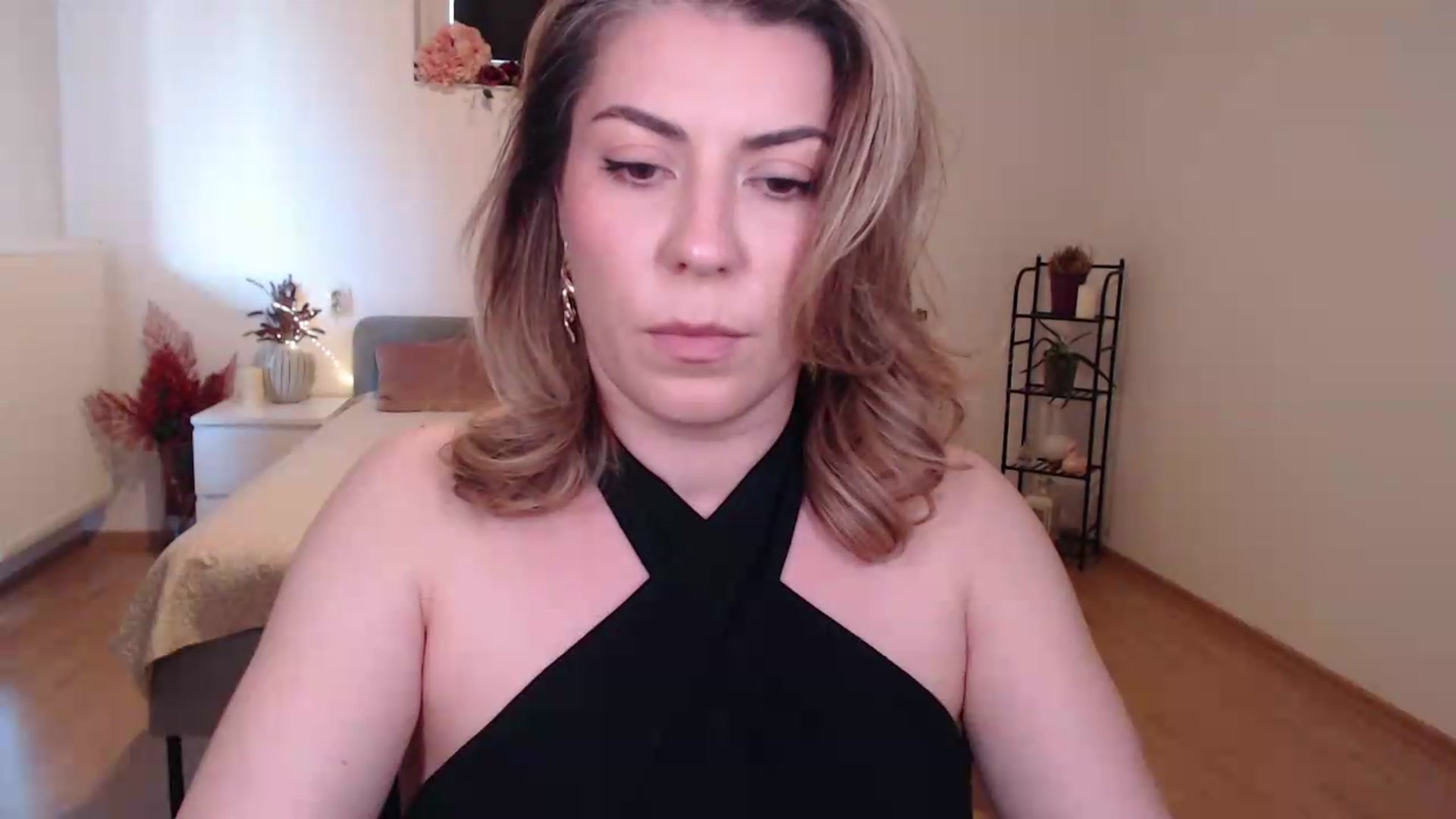 Gallery image thumbnail from BlueStocking's myfreecams stream on, 07/20/2026, 13:18 image 7 of 20