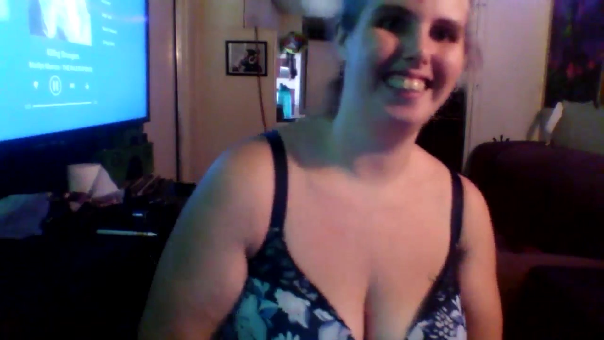 Gallery image thumbnail from Blue_Bunny1's myfreecams stream on, 08/05/2024, 17:11 image 5 of 20
