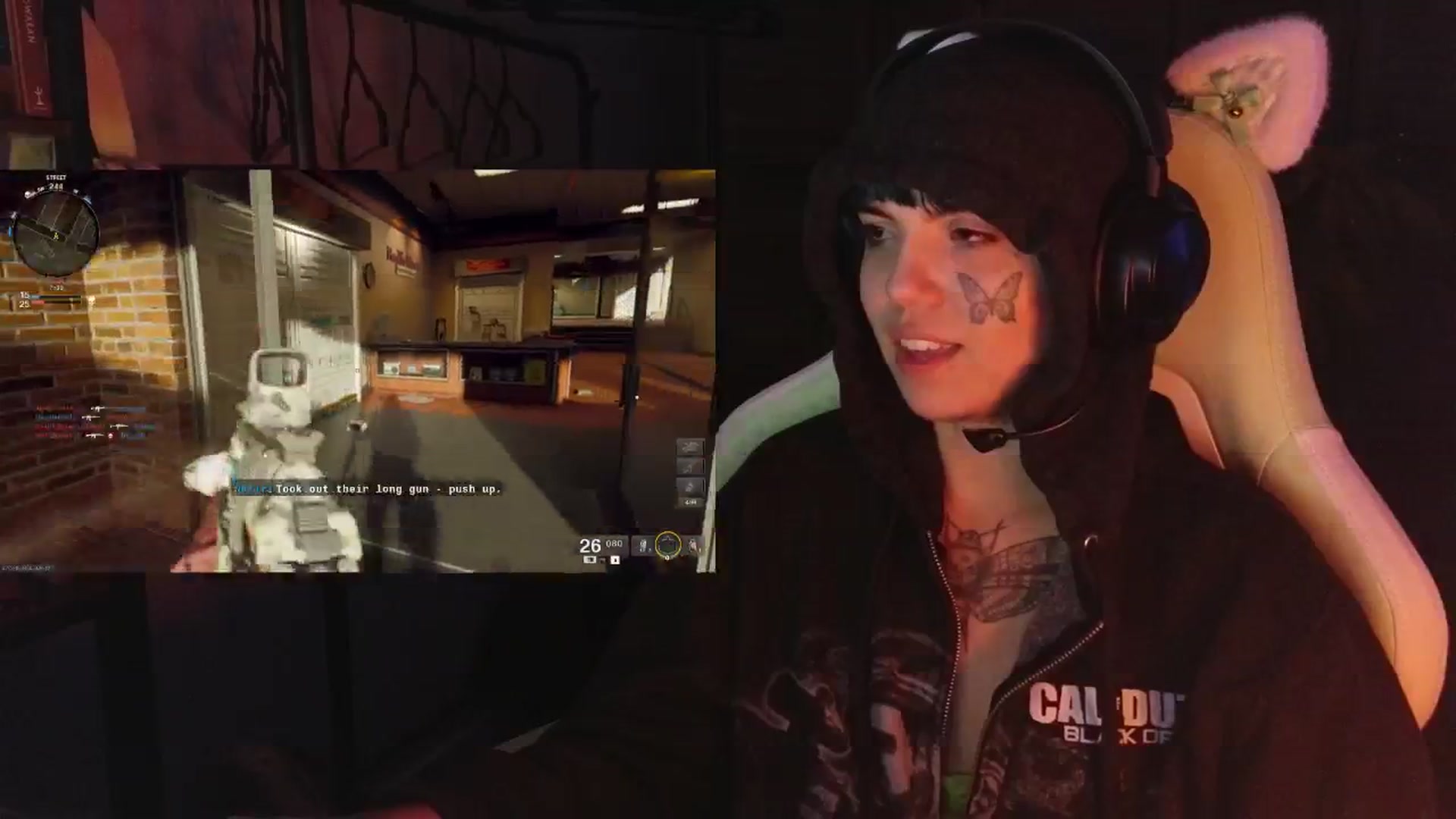 Gallery image thumbnail from Bluedweeb's myfreecams stream on, 12/16/2024, 07:57 image 19 of 20