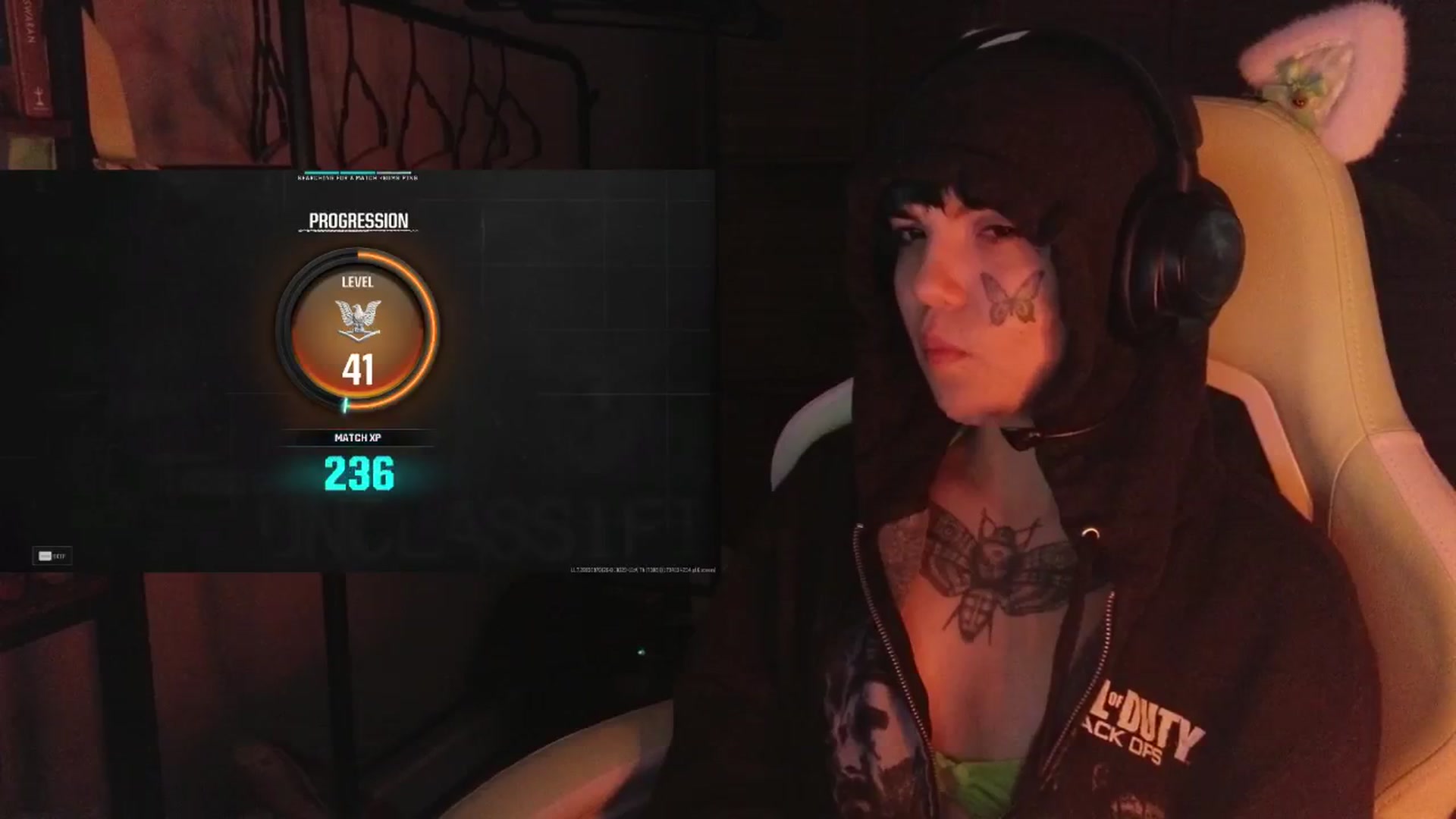 Gallery image thumbnail from Bluedweeb's myfreecams stream on, 12/16/2024, 07:57 image 6 of 20