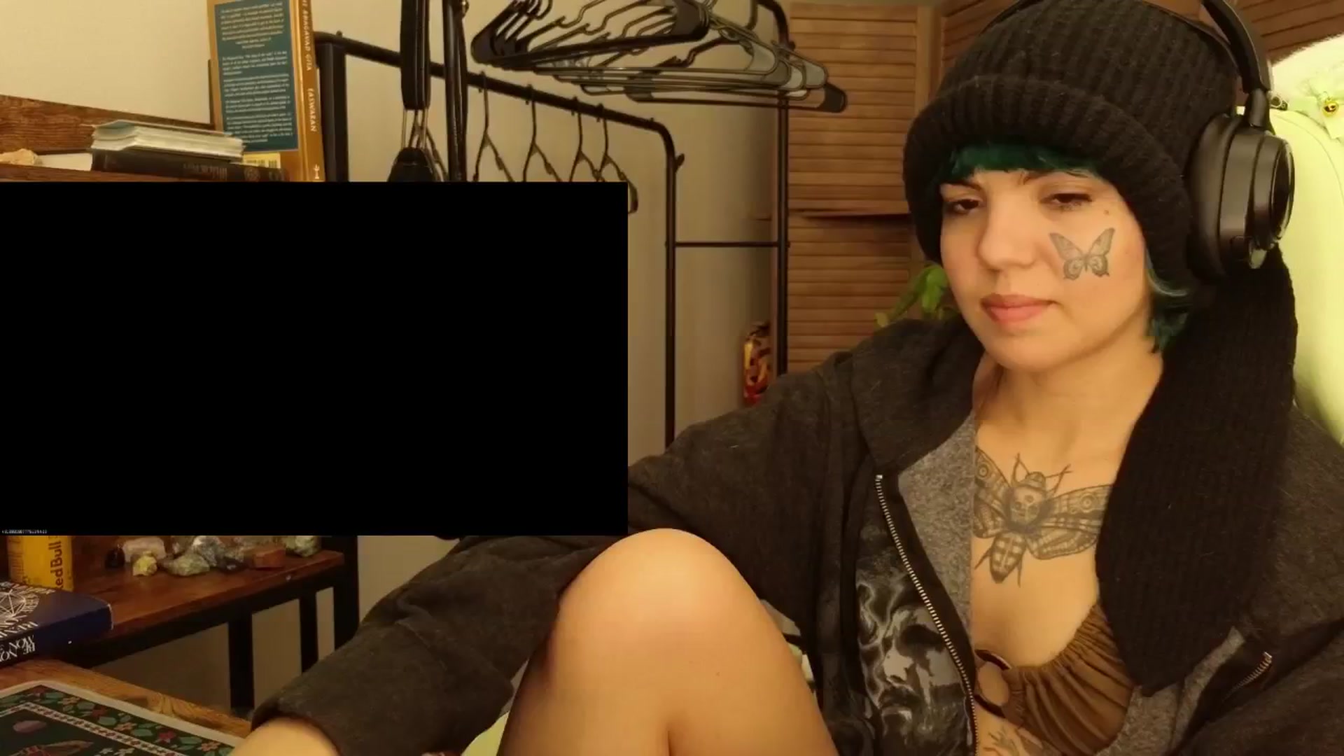 Gallery image thumbnail from Bluedweeb's myfreecams stream on, 12/16/2024, 23:09 image 12 of 20