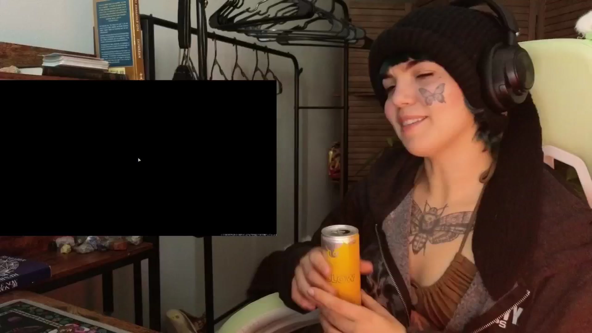 Gallery image thumbnail from Bluedweeb's myfreecams stream on, 12/16/2024, 23:09 image 18 of 20