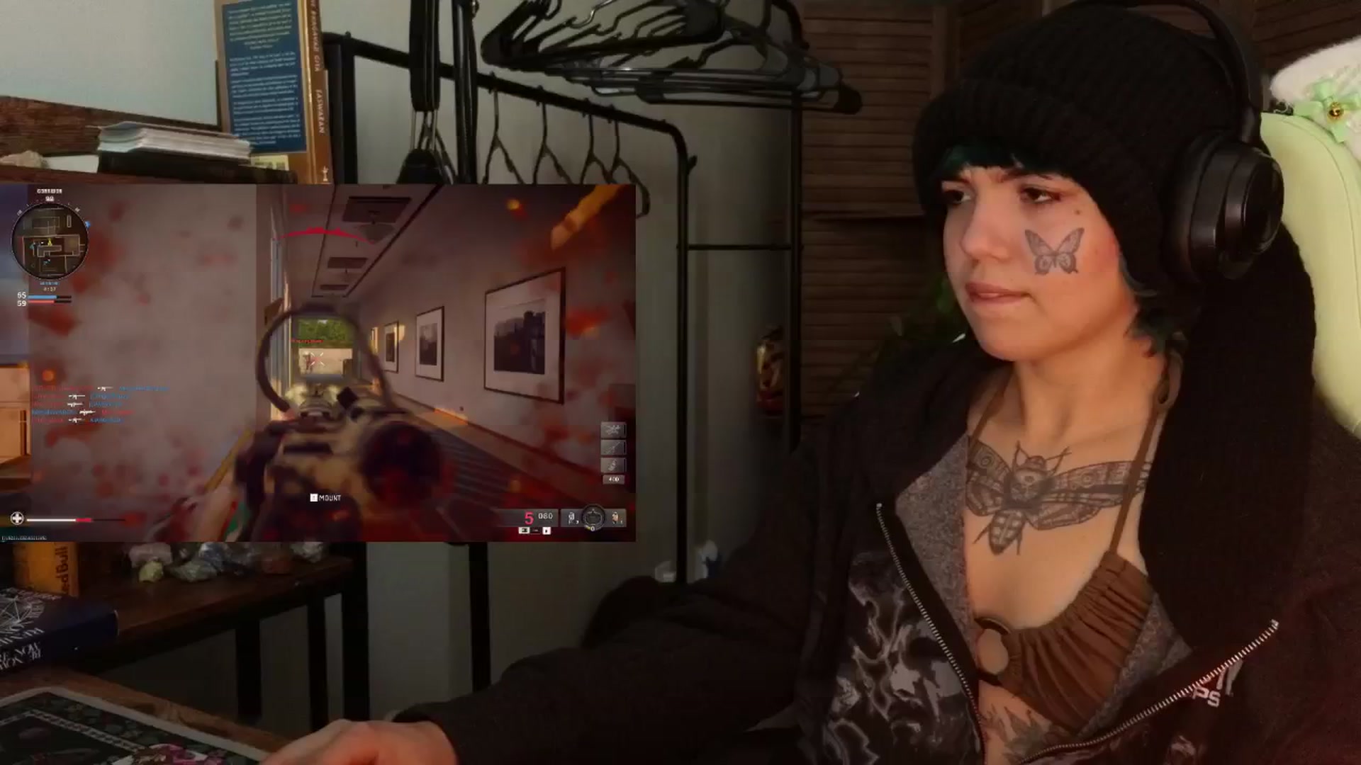 Gallery image thumbnail from Bluedweeb's myfreecams stream on, 12/16/2024, 23:09 image 17 of 20