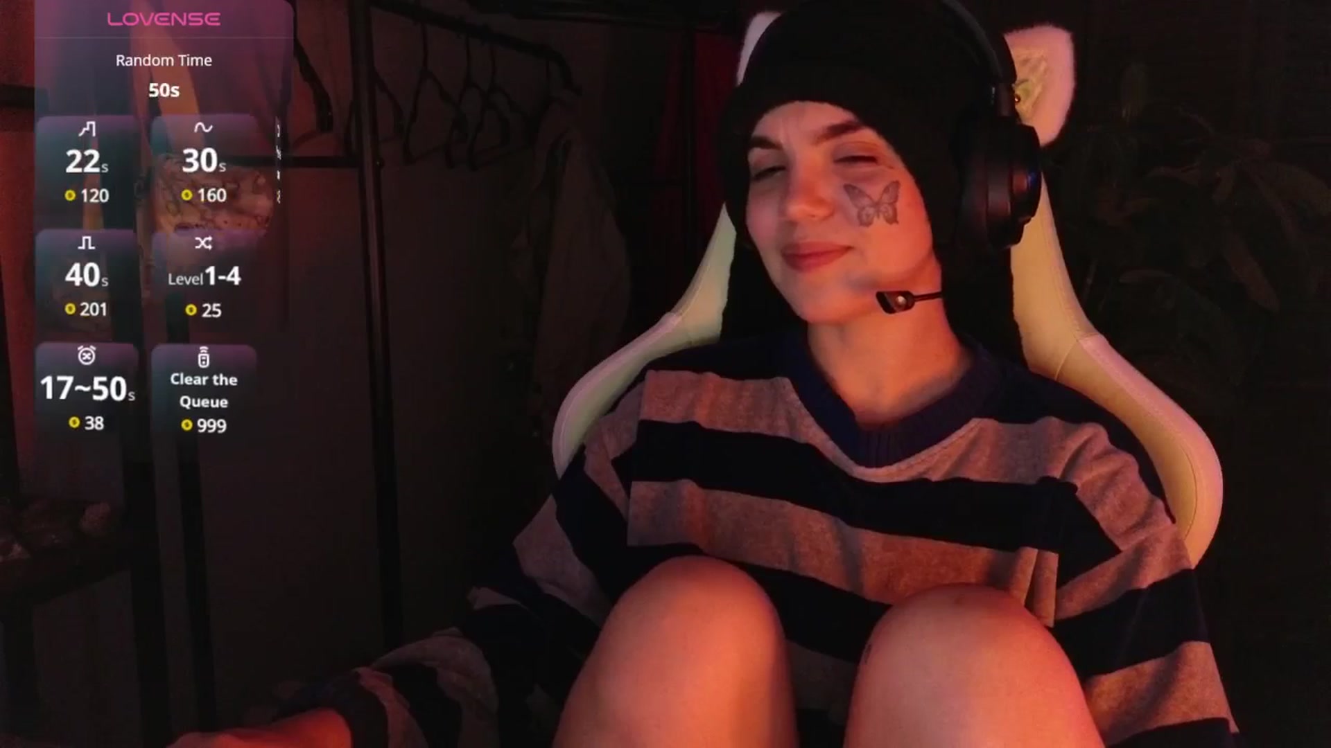 Gallery image thumbnail from Bluedweeb's myfreecams stream on, 12/23/2024, 06:53 image 20 of 20
