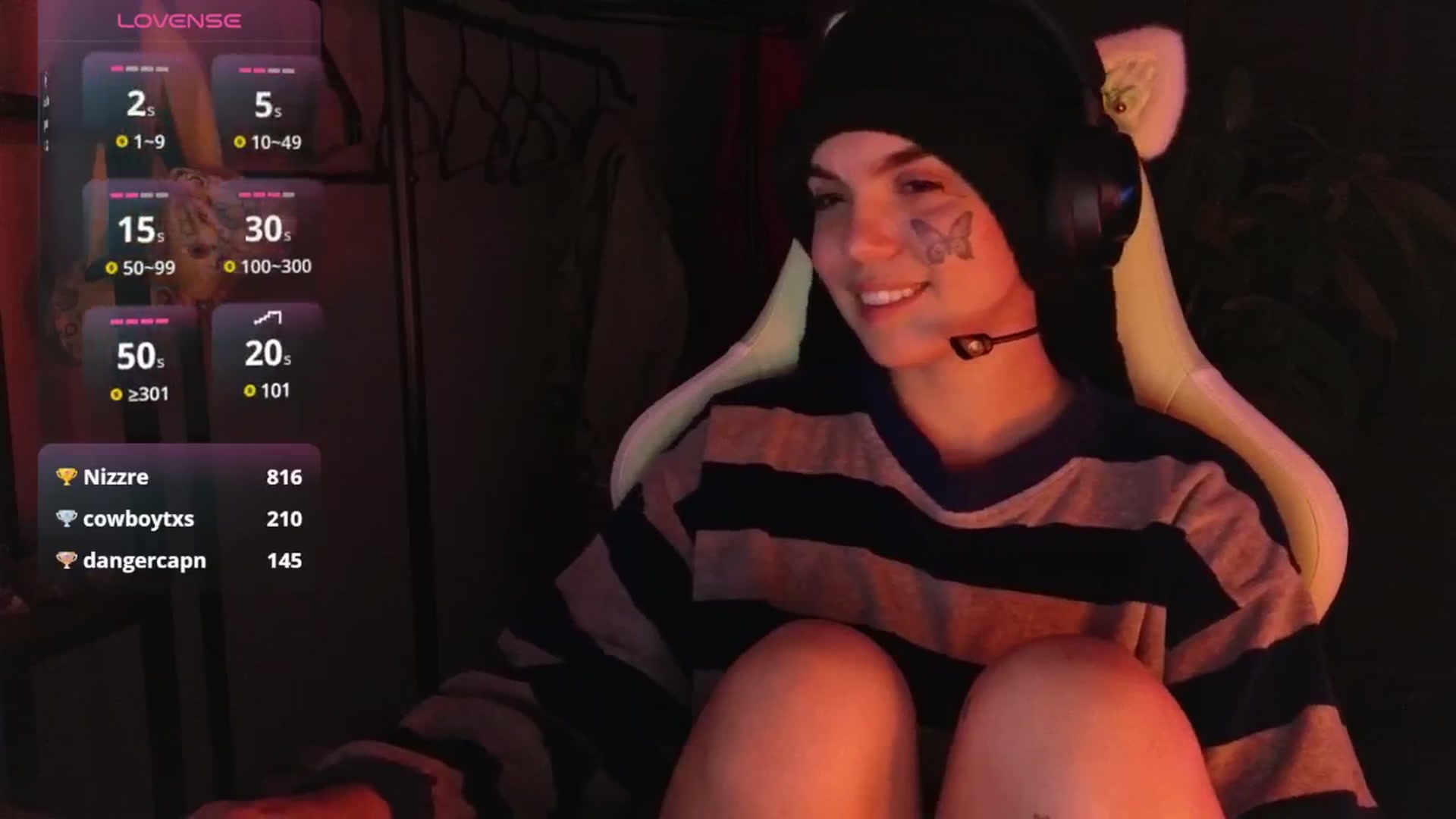 Gallery image thumbnail from Bluedweeb's myfreecams stream on, 12/23/2024, 06:53 image 18 of 20