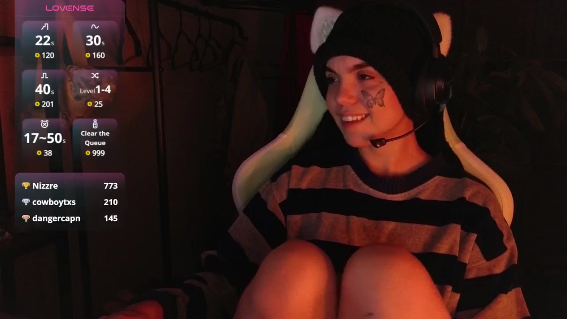Gallery image thumbnail from Bluedweeb's myfreecams stream on, 12/23/2024, 06:53 image 7 of 20