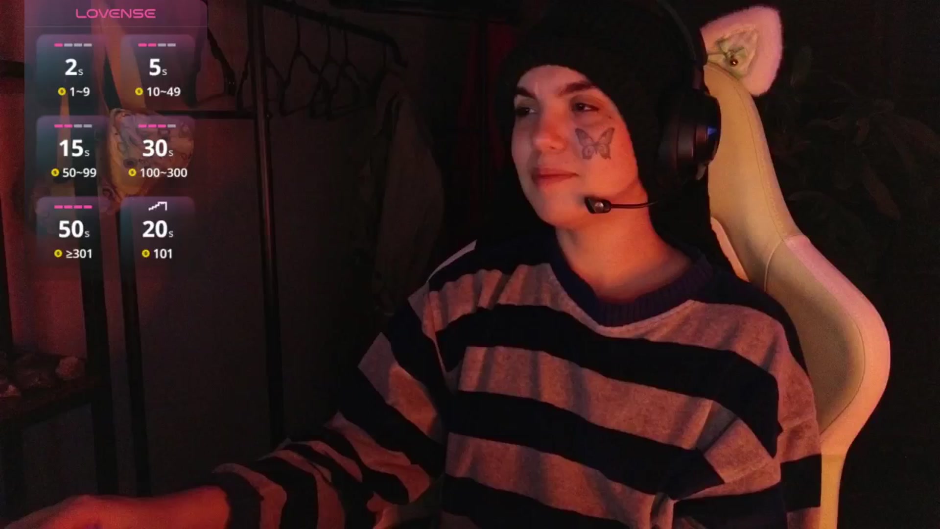Gallery image thumbnail from Bluedweeb's myfreecams stream on, 12/23/2024, 07:23 image 20 of 20