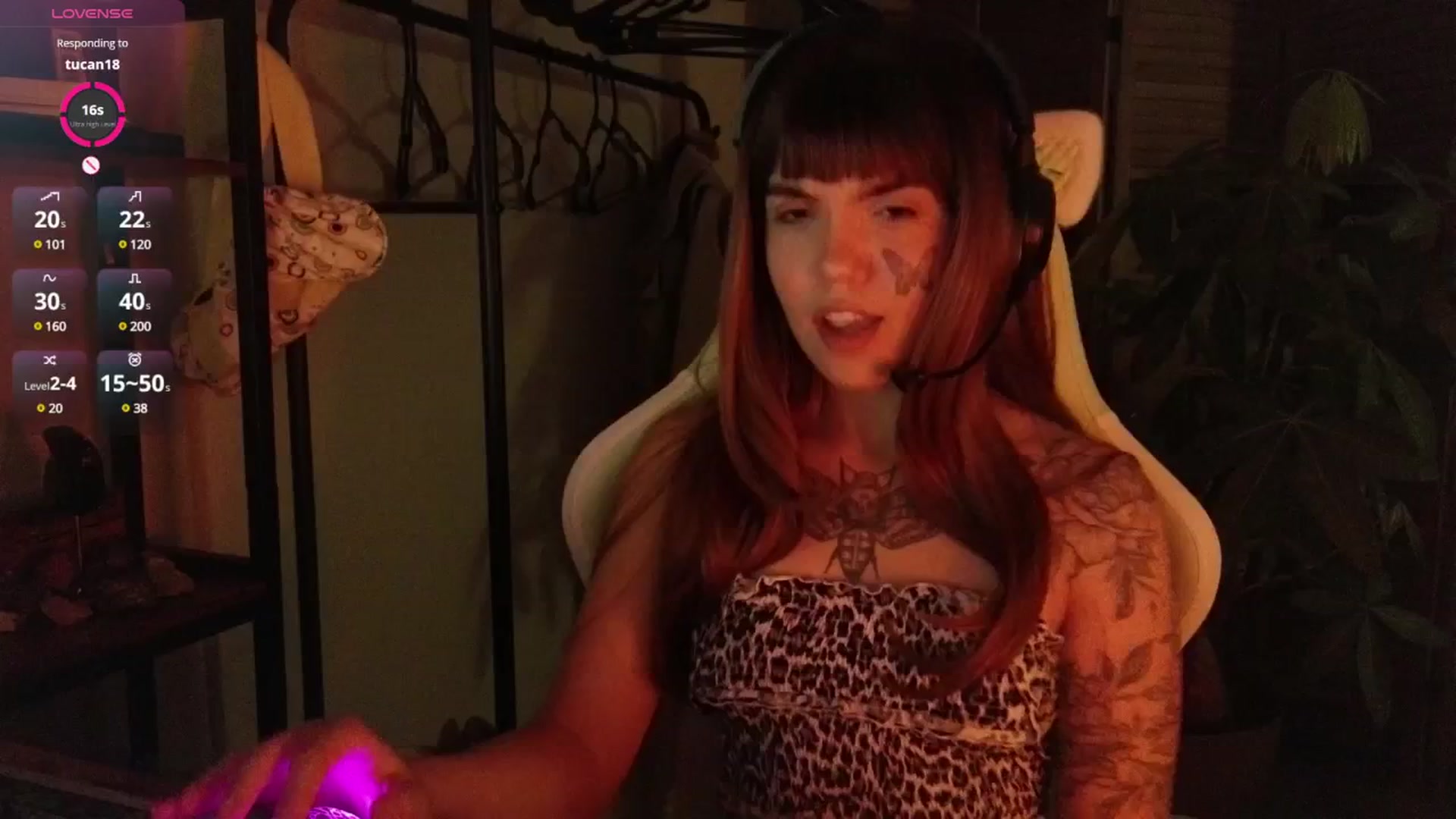 Gallery image thumbnail from Bluedweeb's myfreecams stream on, 12/26/2024, 09:39 image 18 of 20