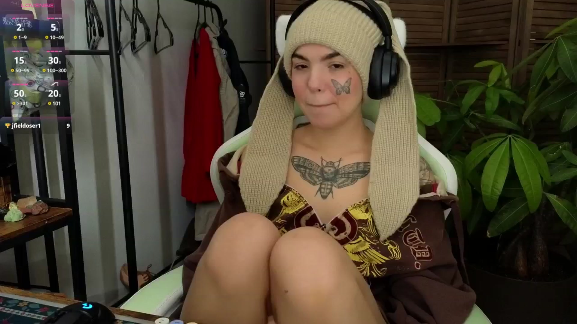 Gallery image thumbnail from Bluedweeb's myfreecams stream on, 01/01/2025, 19:35 image 1 of 20