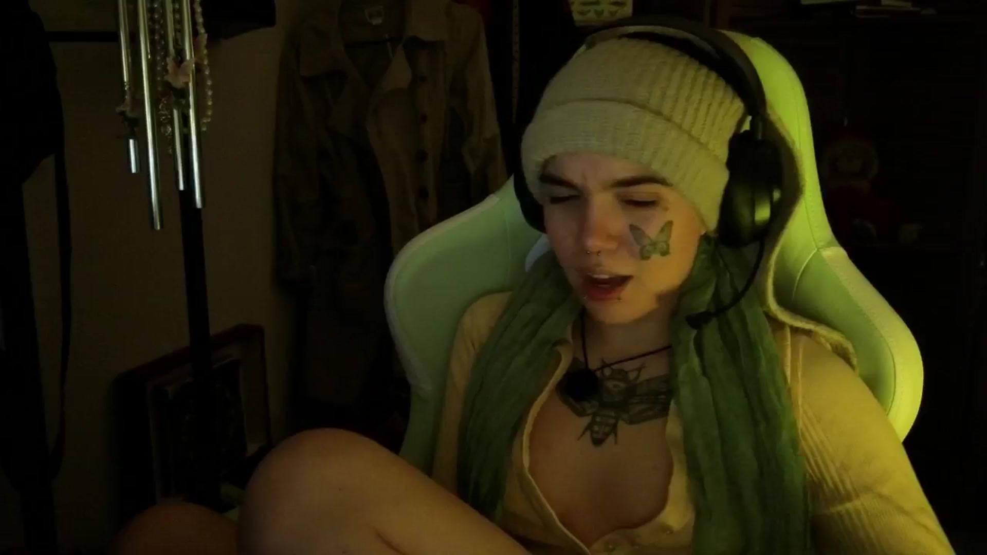Gallery image thumbnail from Bluedweeb's myfreecams stream on, 02/13/2025, 10:24 image 11 of 20