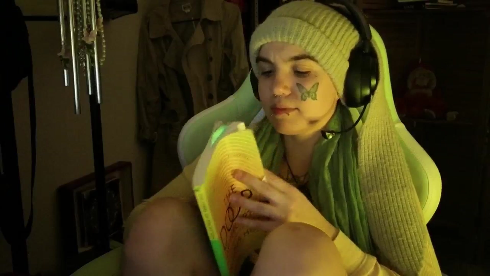 Gallery image thumbnail from Bluedweeb's myfreecams stream on, 02/13/2025, 10:24 image 17 of 20