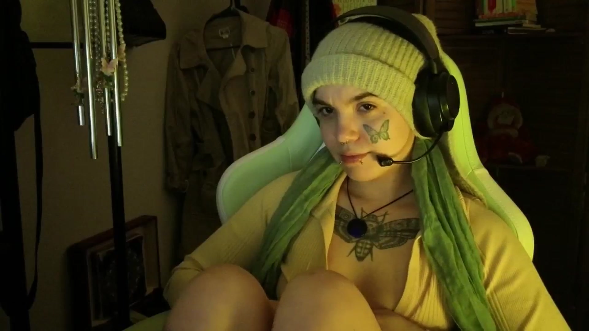 Gallery image thumbnail from Bluedweeb's myfreecams stream on, 02/13/2025, 10:24 image 2 of 20