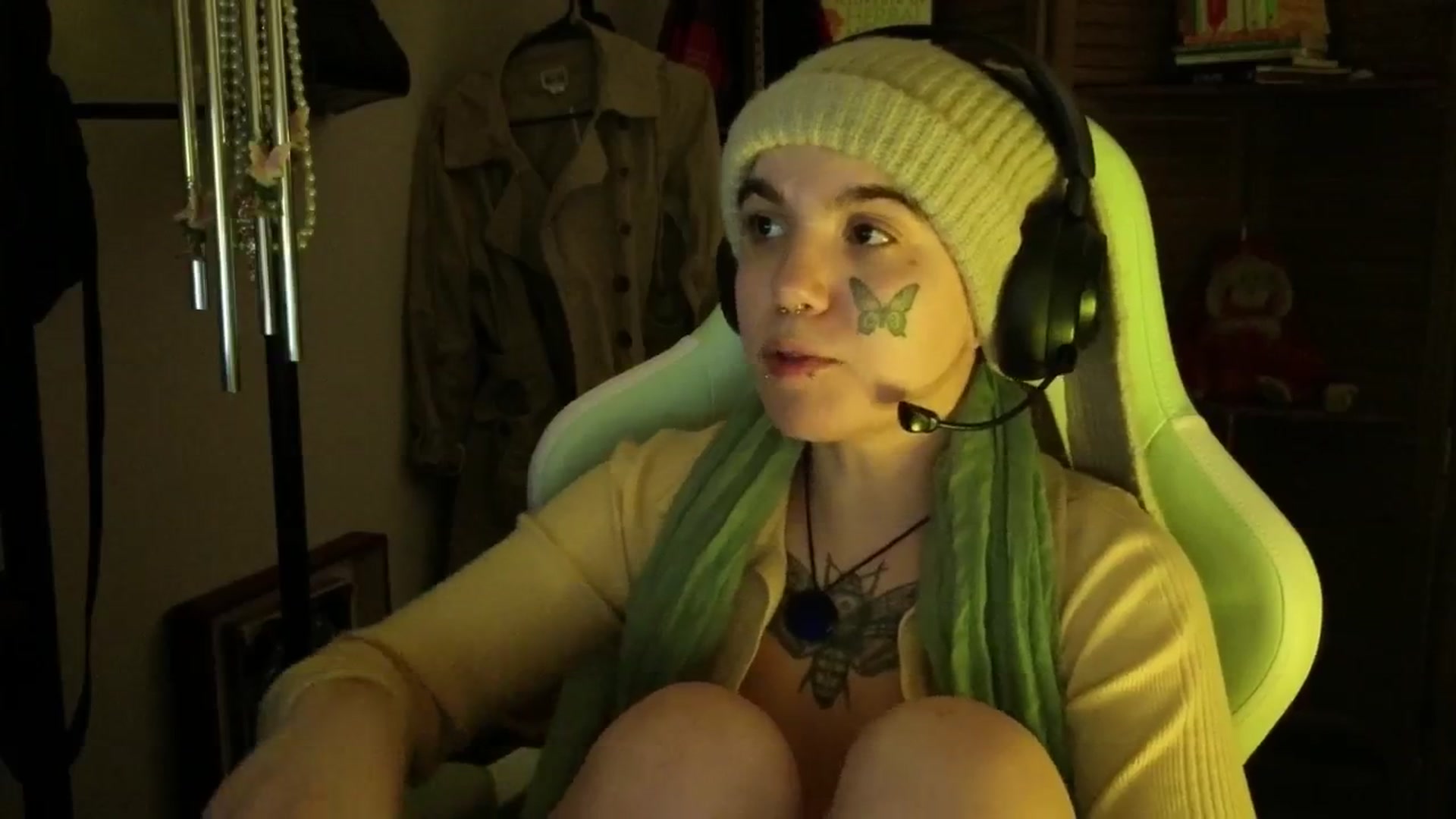 Gallery image thumbnail from Bluedweeb's myfreecams stream on, 02/13/2025, 10:24 image 5 of 20