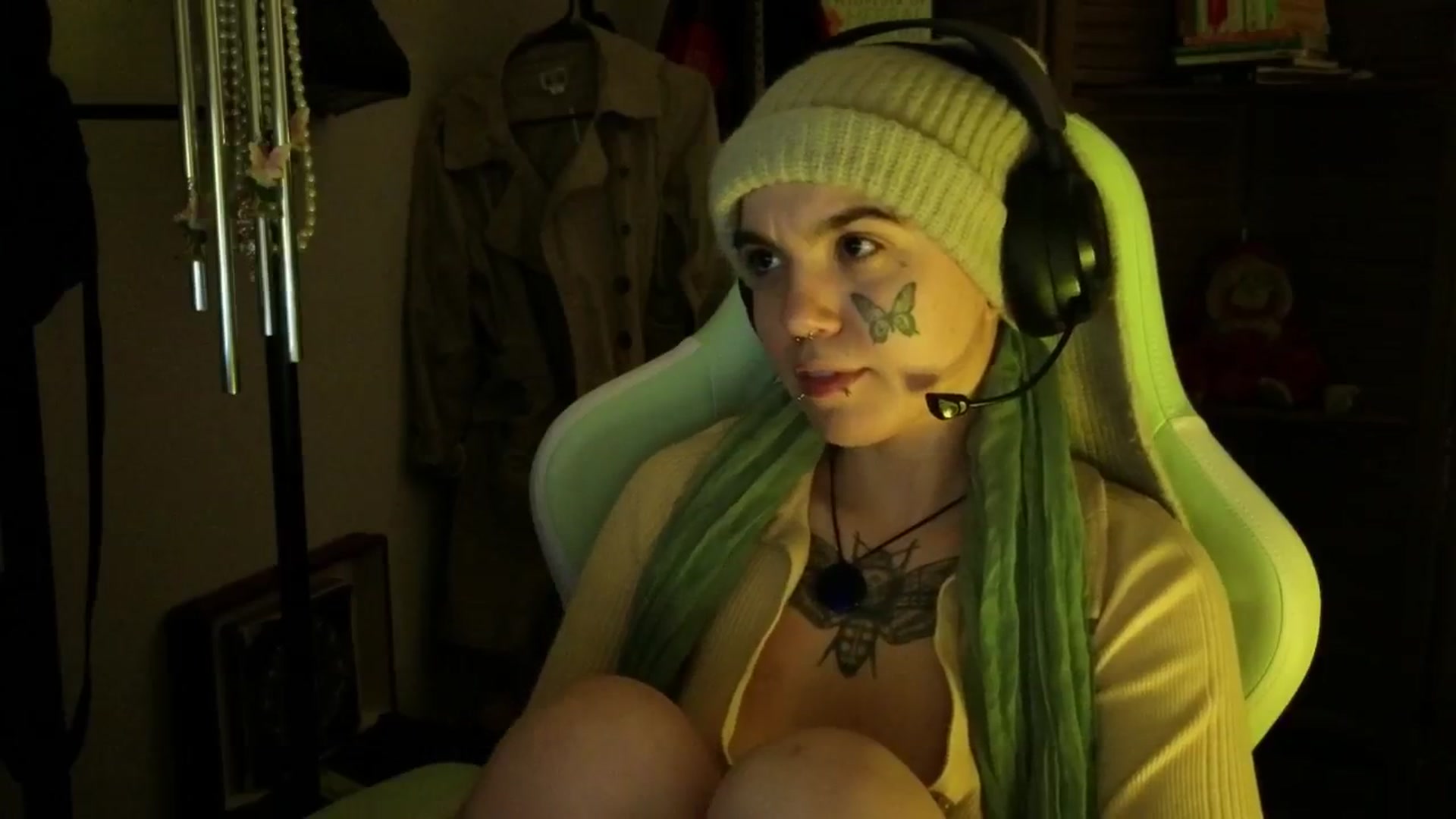 Gallery image thumbnail from Bluedweeb's myfreecams stream on, 02/13/2025, 10:24 image 4 of 20