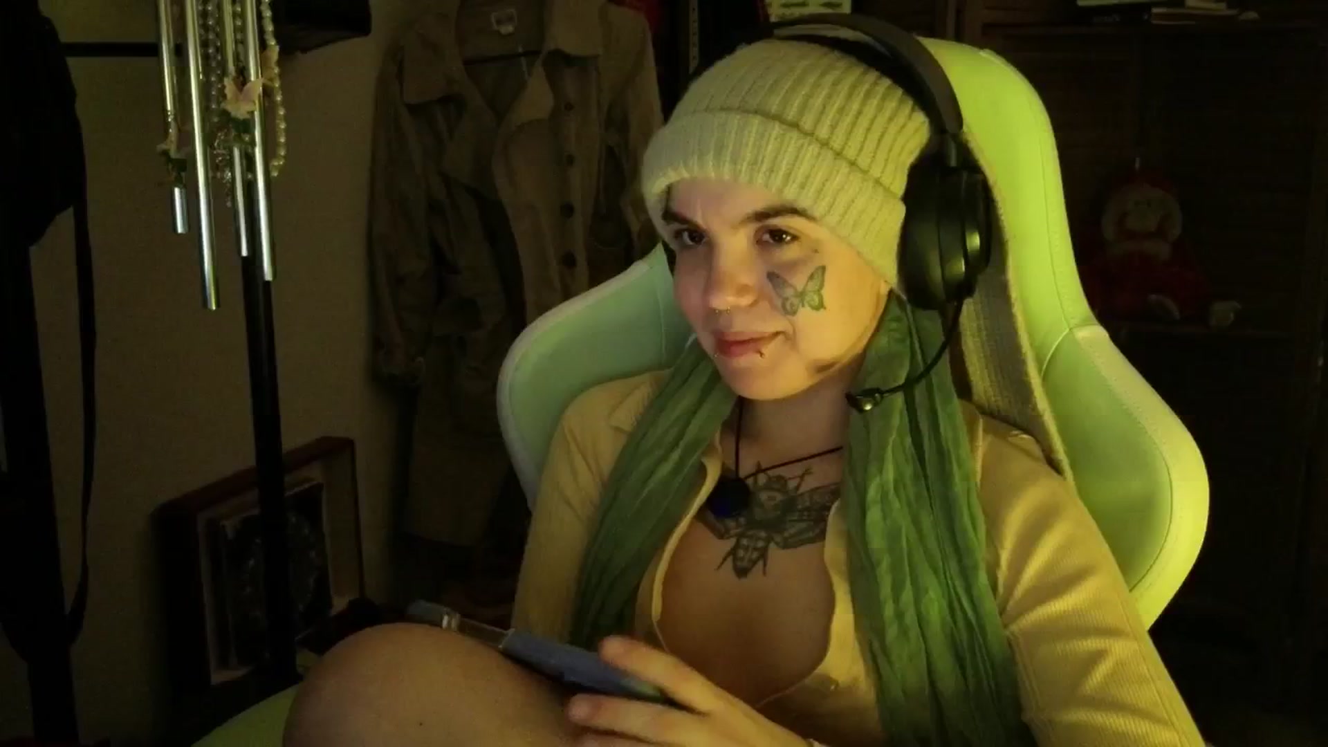 Gallery image thumbnail from Bluedweeb's myfreecams stream on, 02/13/2025, 10:24 image 10 of 20