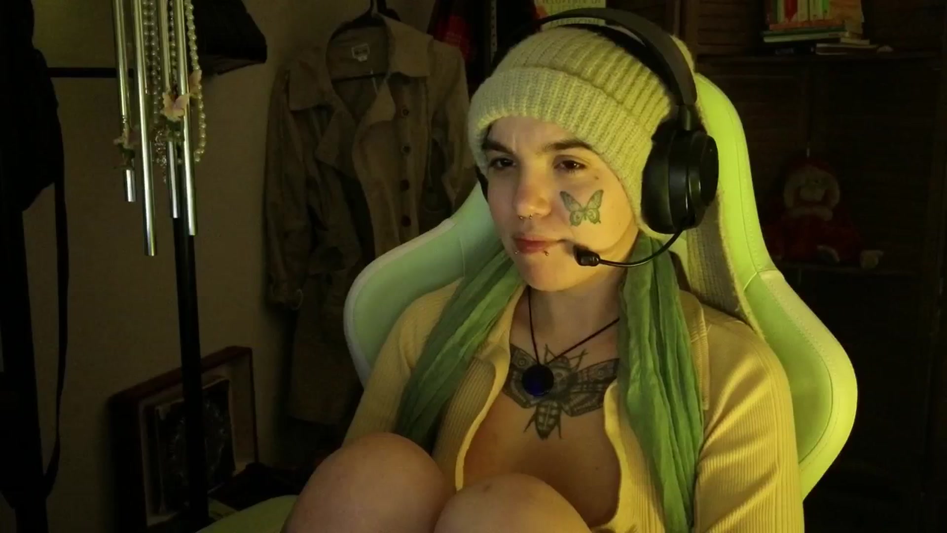 Gallery image thumbnail from Bluedweeb's myfreecams stream on, 02/13/2025, 10:24 image 3 of 20