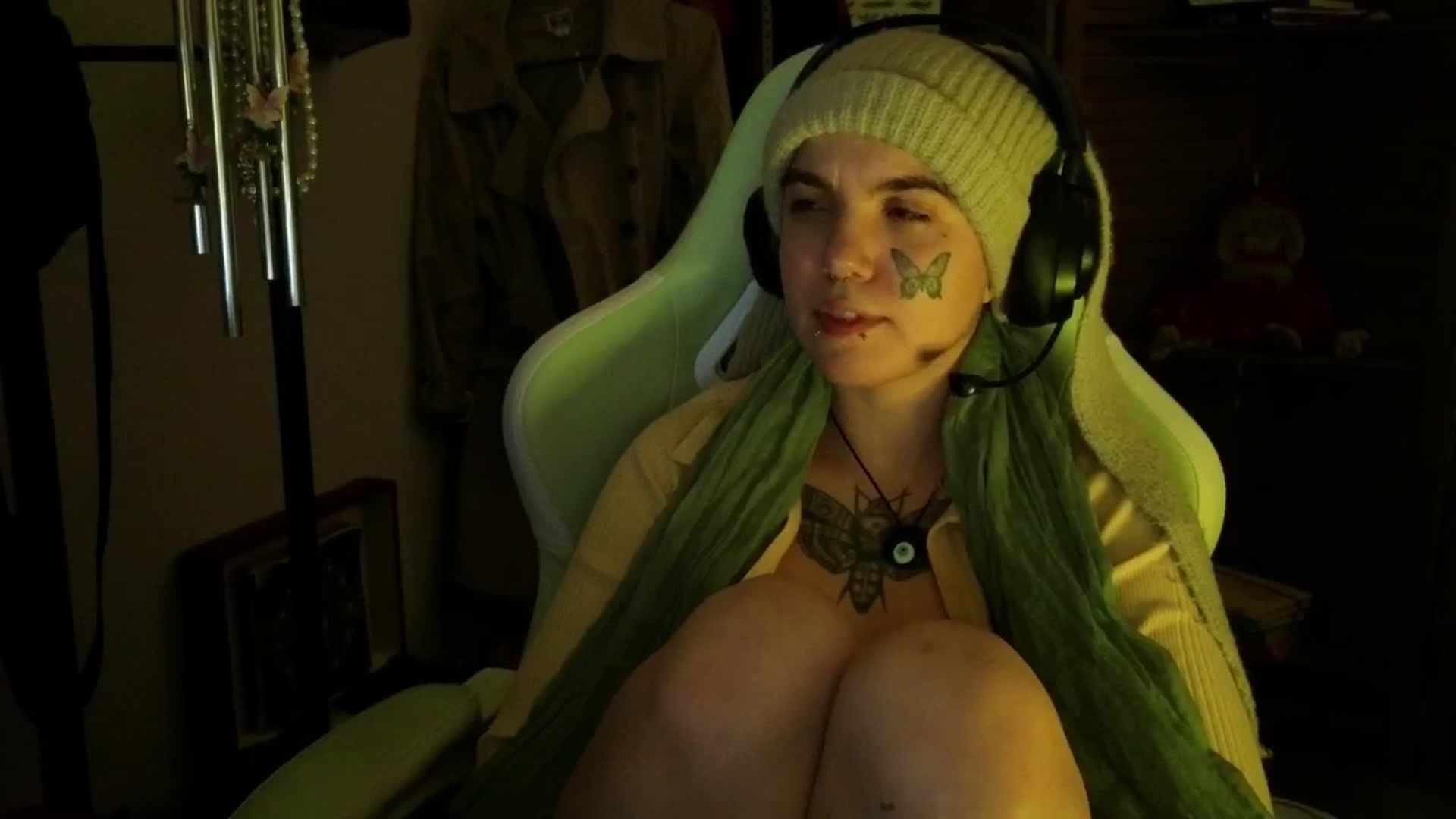 Gallery image thumbnail from Bluedweeb's myfreecams stream on, 02/13/2025, 10:24 image 20 of 20