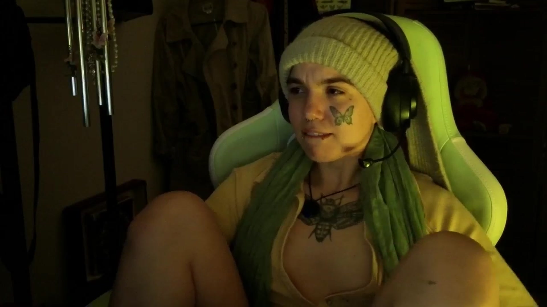 Gallery image thumbnail from Bluedweeb's myfreecams stream on, 02/13/2025, 10:24 image 12 of 20