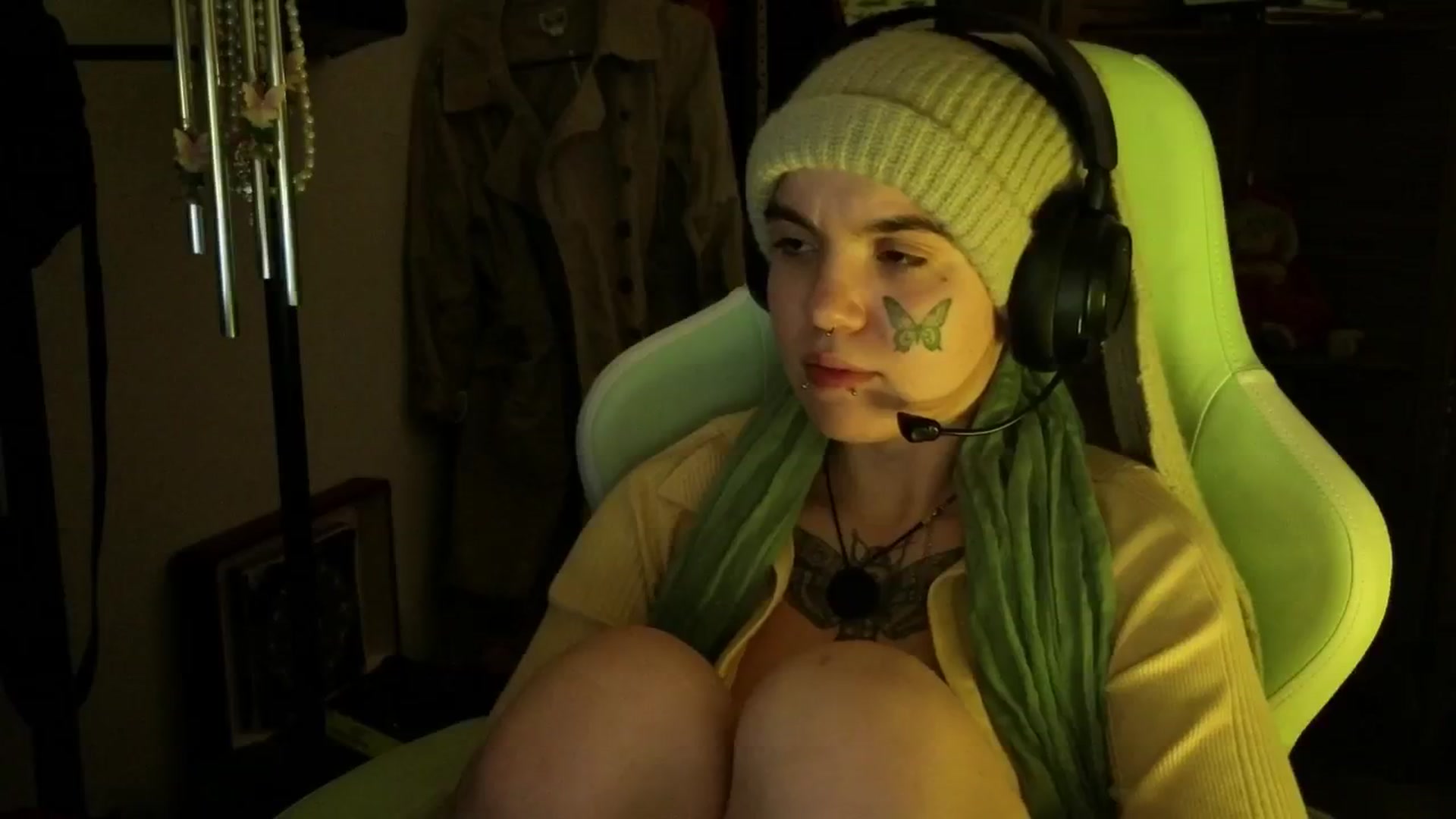 Gallery image thumbnail from Bluedweeb's myfreecams stream on, 02/13/2025, 10:58 image 6 of 20