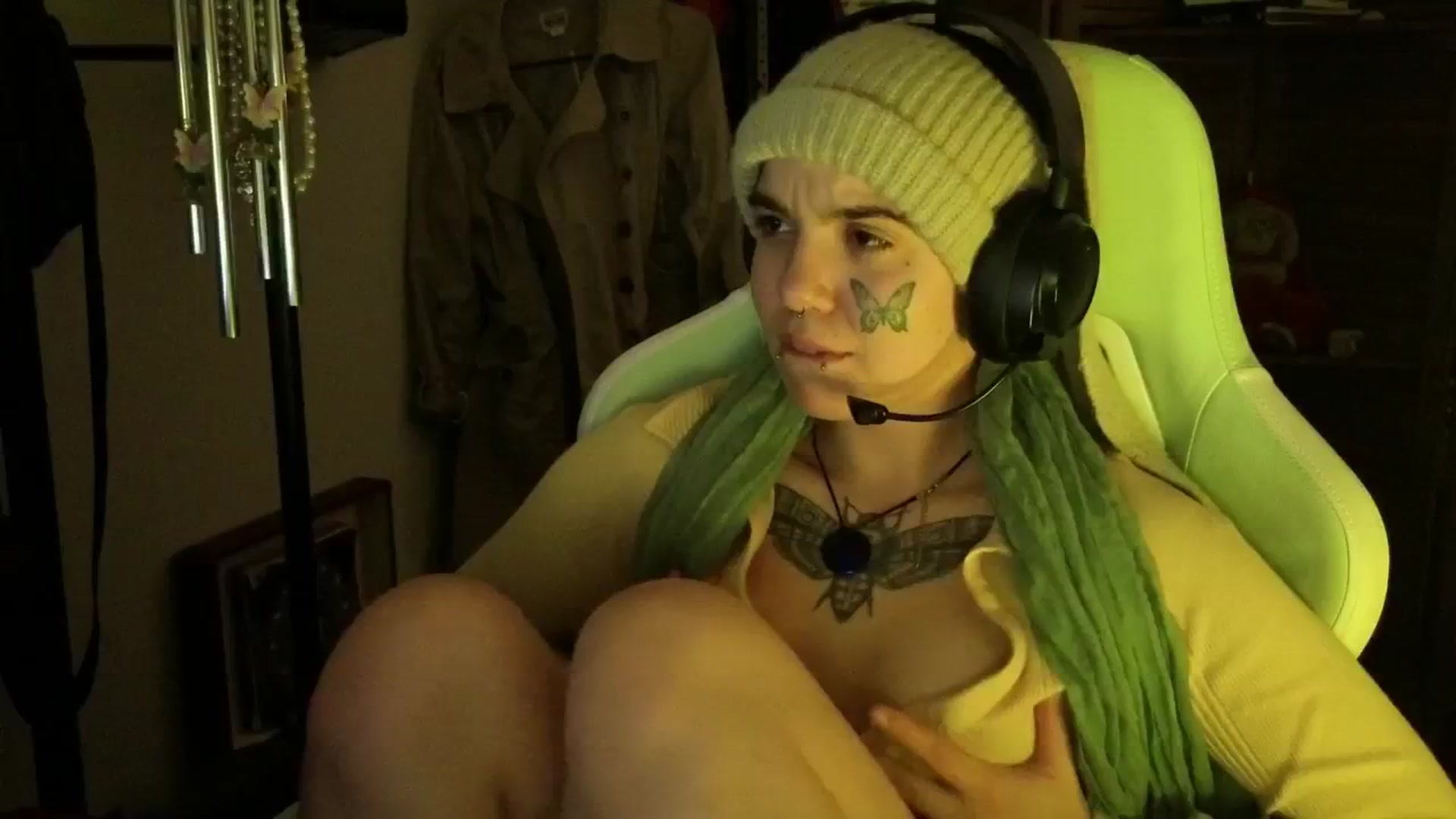 Gallery image thumbnail from Bluedweeb's myfreecams stream on, 02/13/2025, 10:58 image 1 of 20