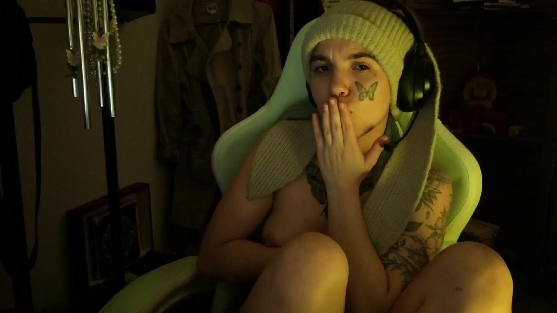 Gallery image thumbnail from Bluedweeb's myfreecams stream on, 02/13/2025, 10:58 image 17 of 20