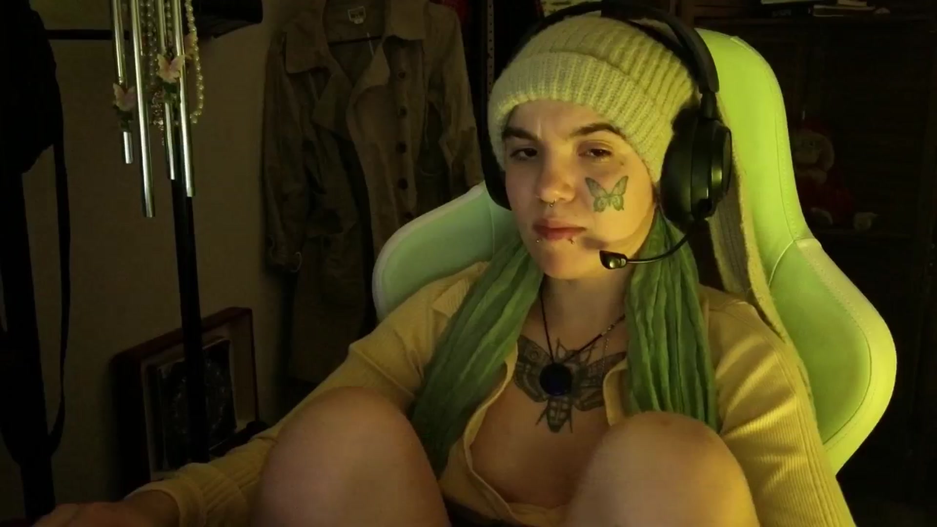 Gallery image thumbnail from Bluedweeb's myfreecams stream on, 02/13/2025, 10:58 image 5 of 20